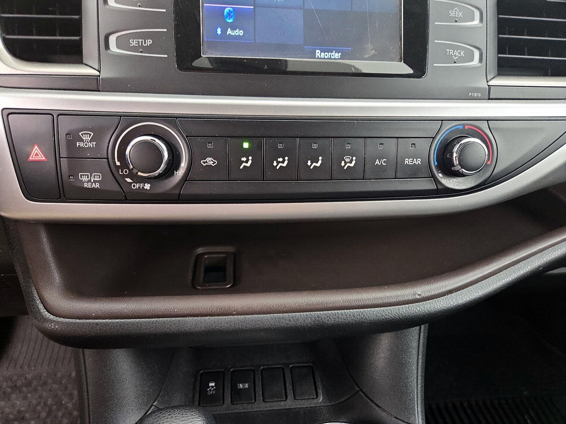 Thumbnail: 2019 Toyota Highlander - 16