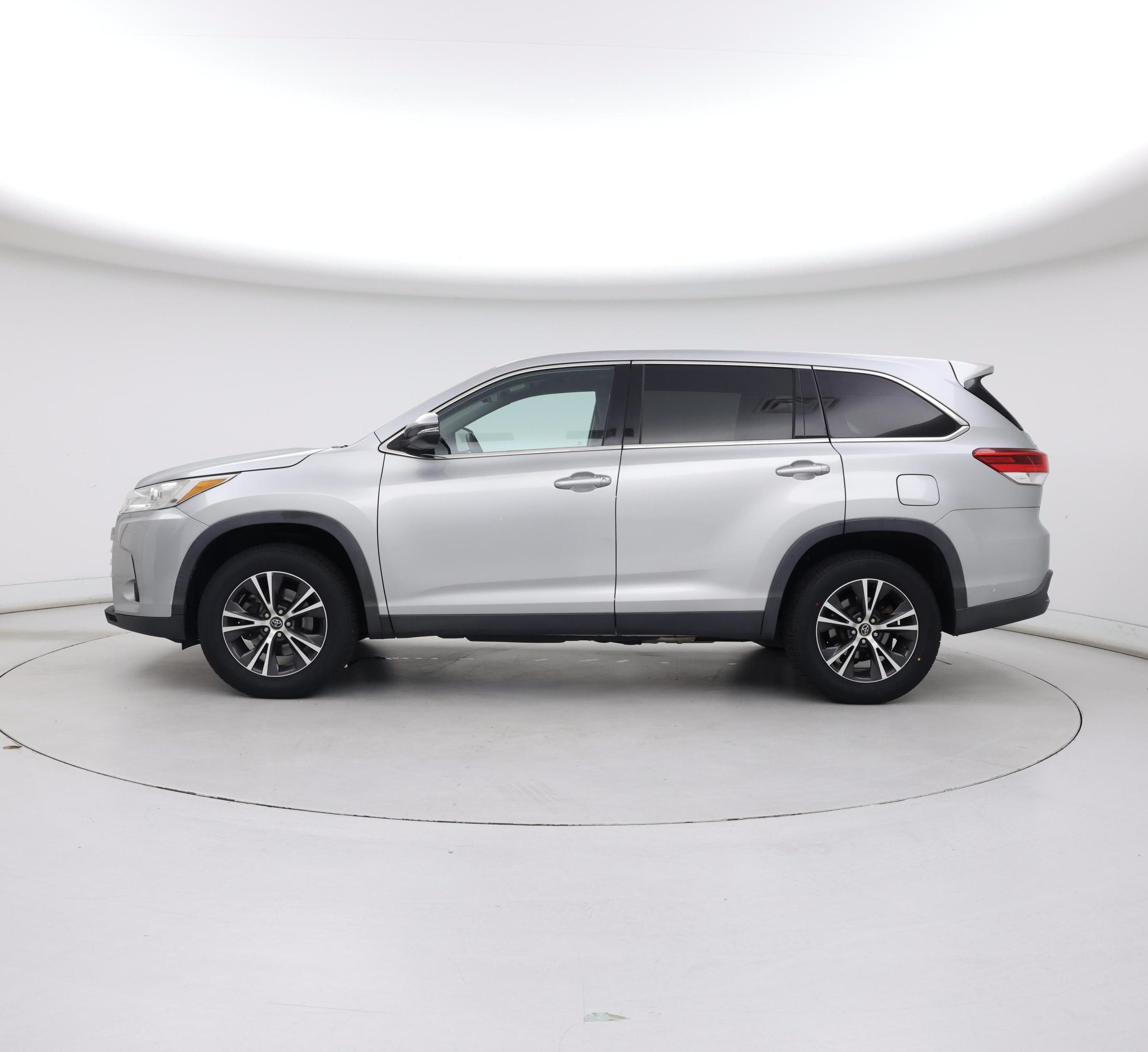 Thumbnail: 2019 Toyota Highlander - 3