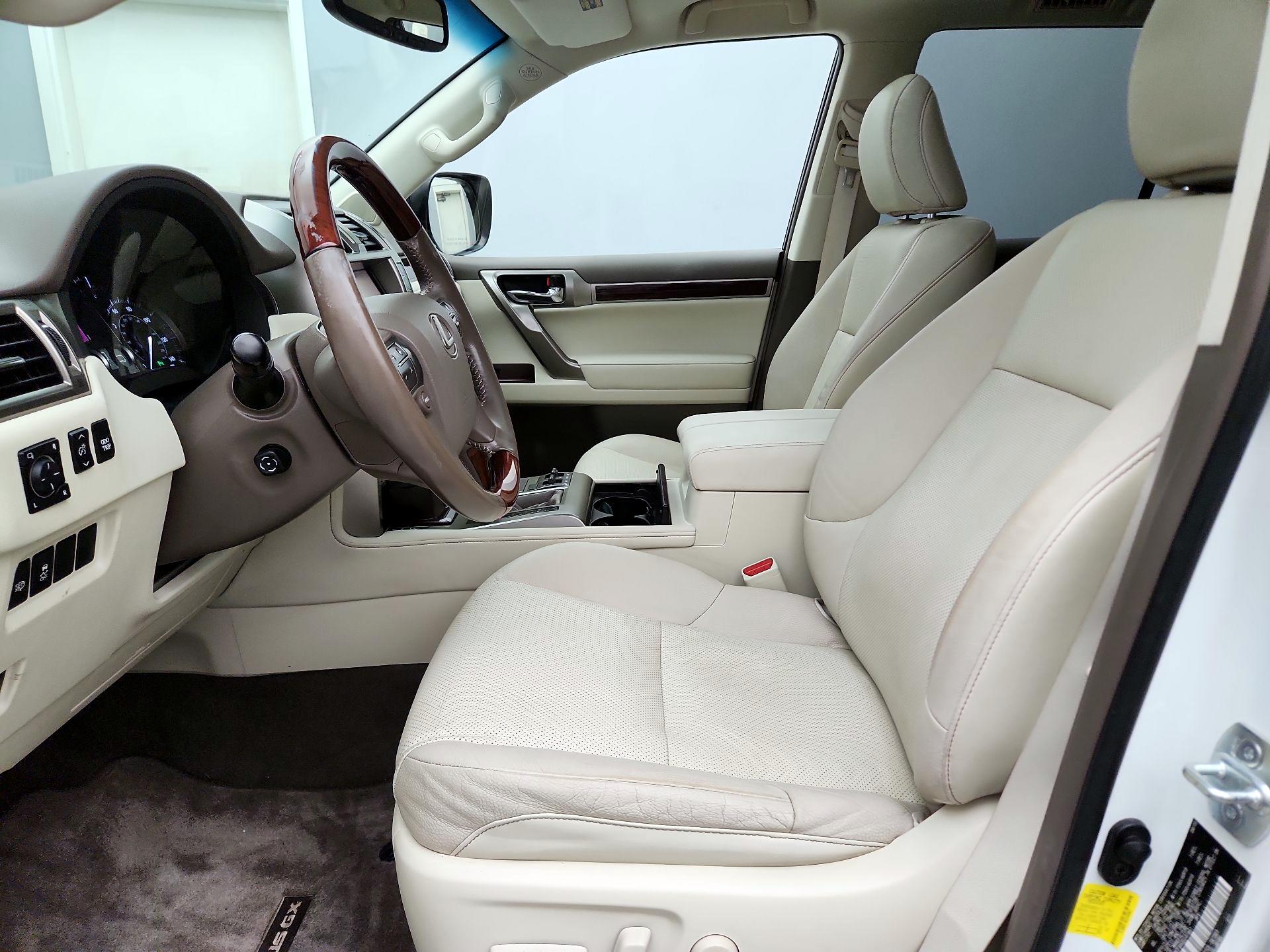 Thumbnail: 2016 Lexus GX - 11