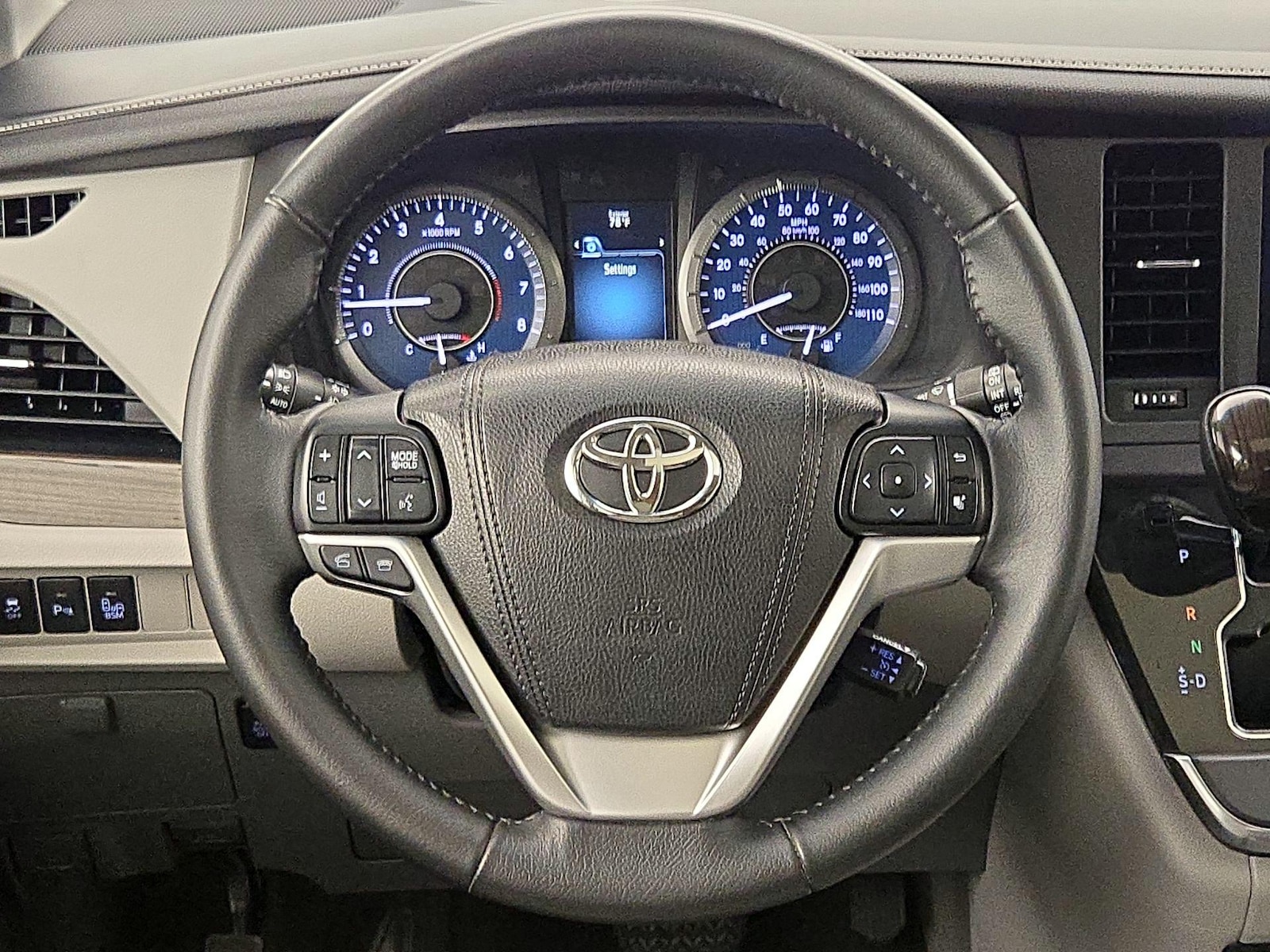 2015 Toyota Sienna XLE Premium - Photo 11