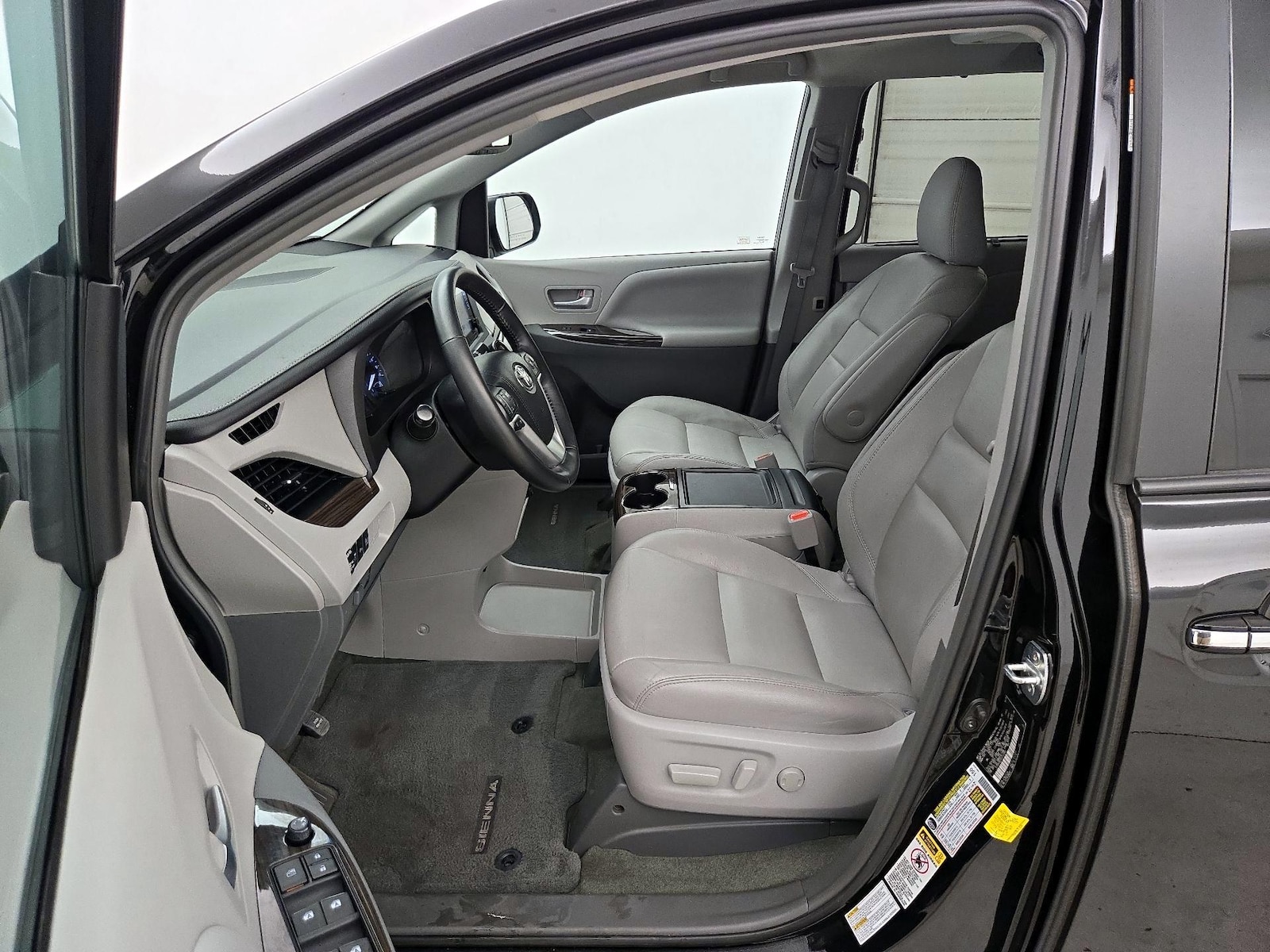 2015 Toyota Sienna XLE Premium - Photo 12