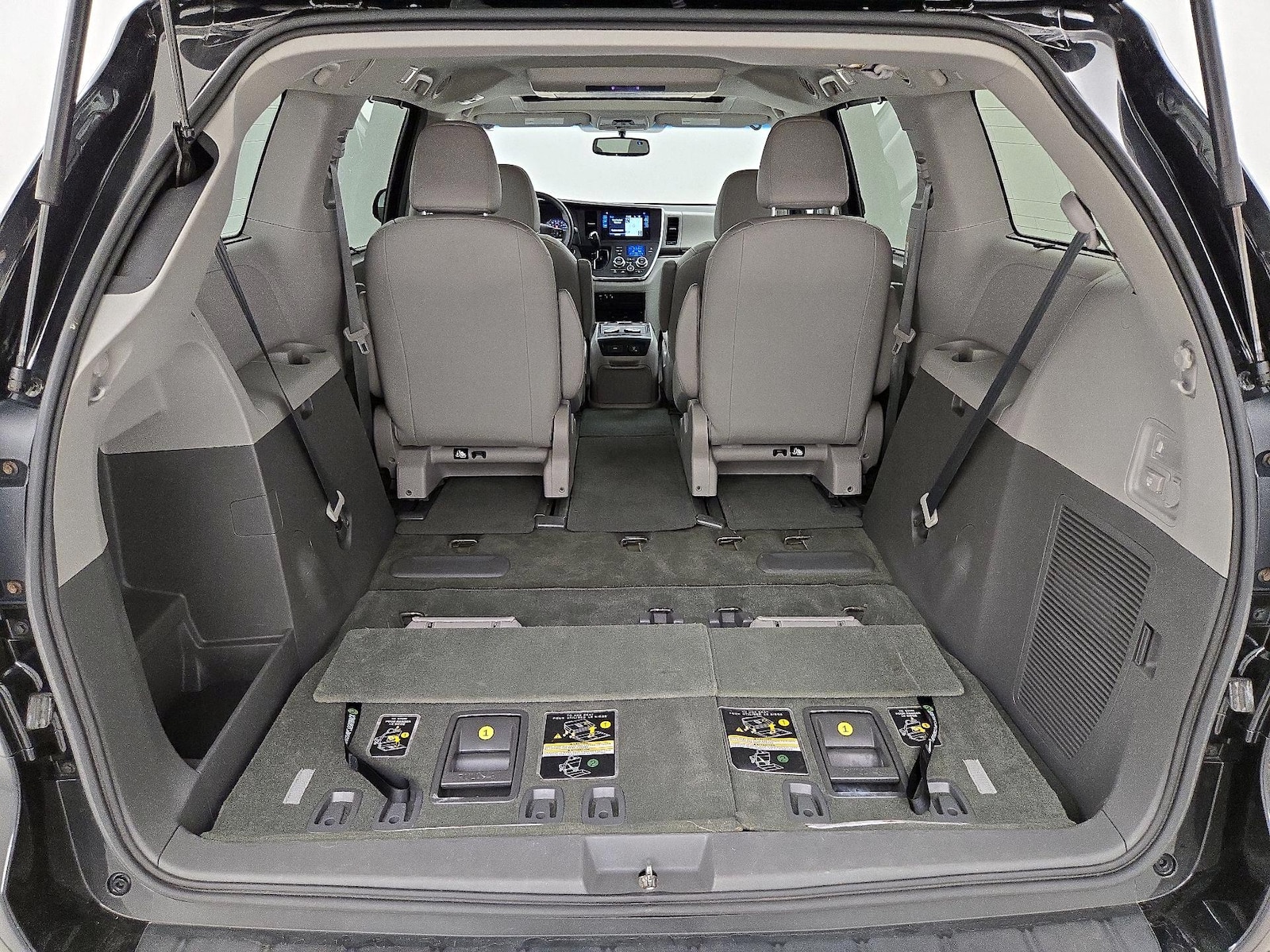 2015 Toyota Sienna XLE Premium - Photo 25
