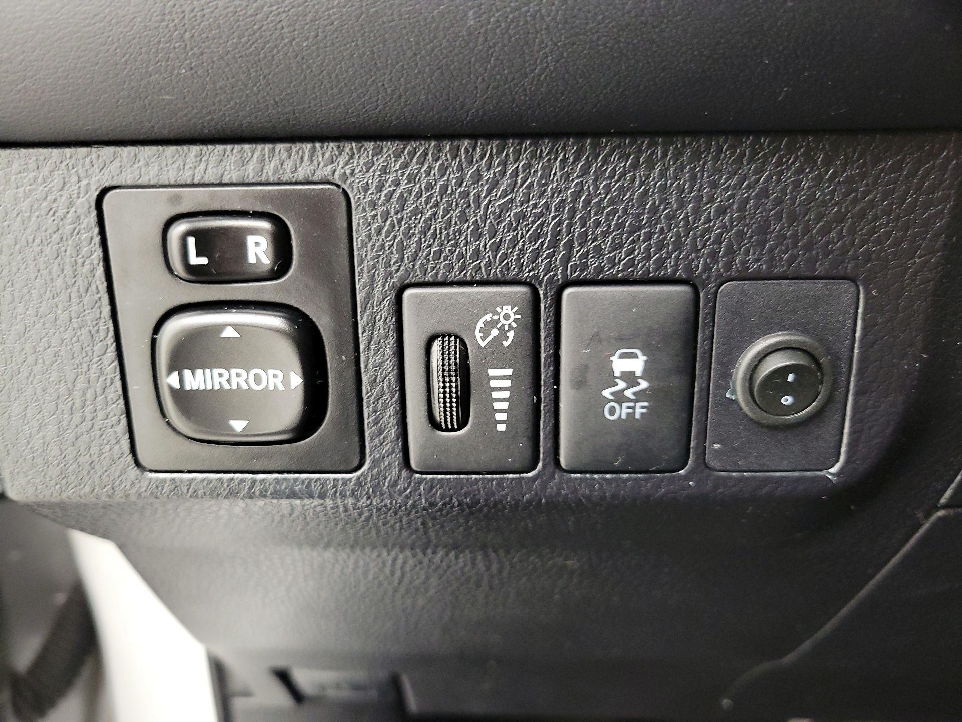 Thumbnail: 2014 Toyota RAV4 - 13