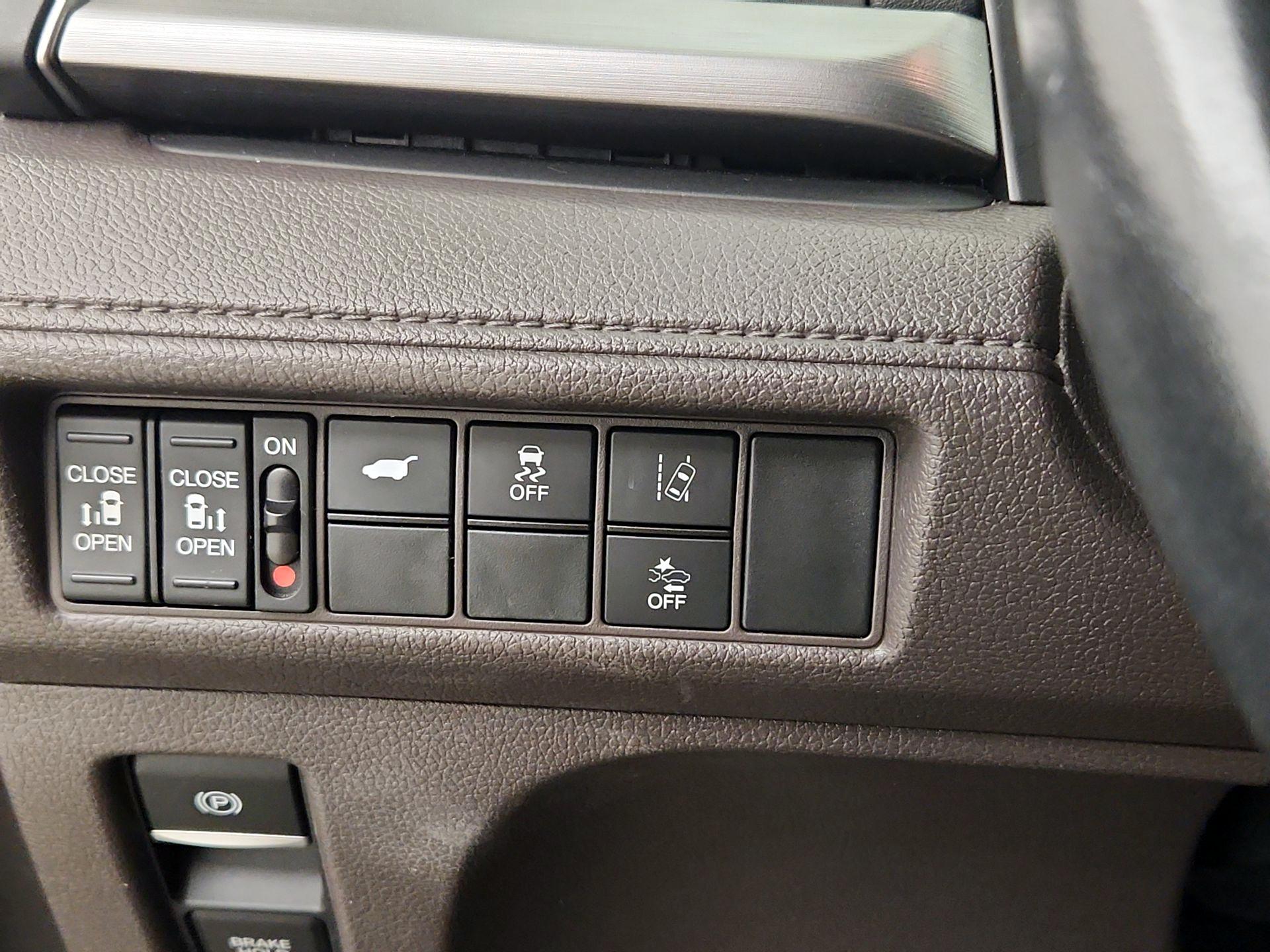 Thumbnail: 2019 Honda Odyssey - 13