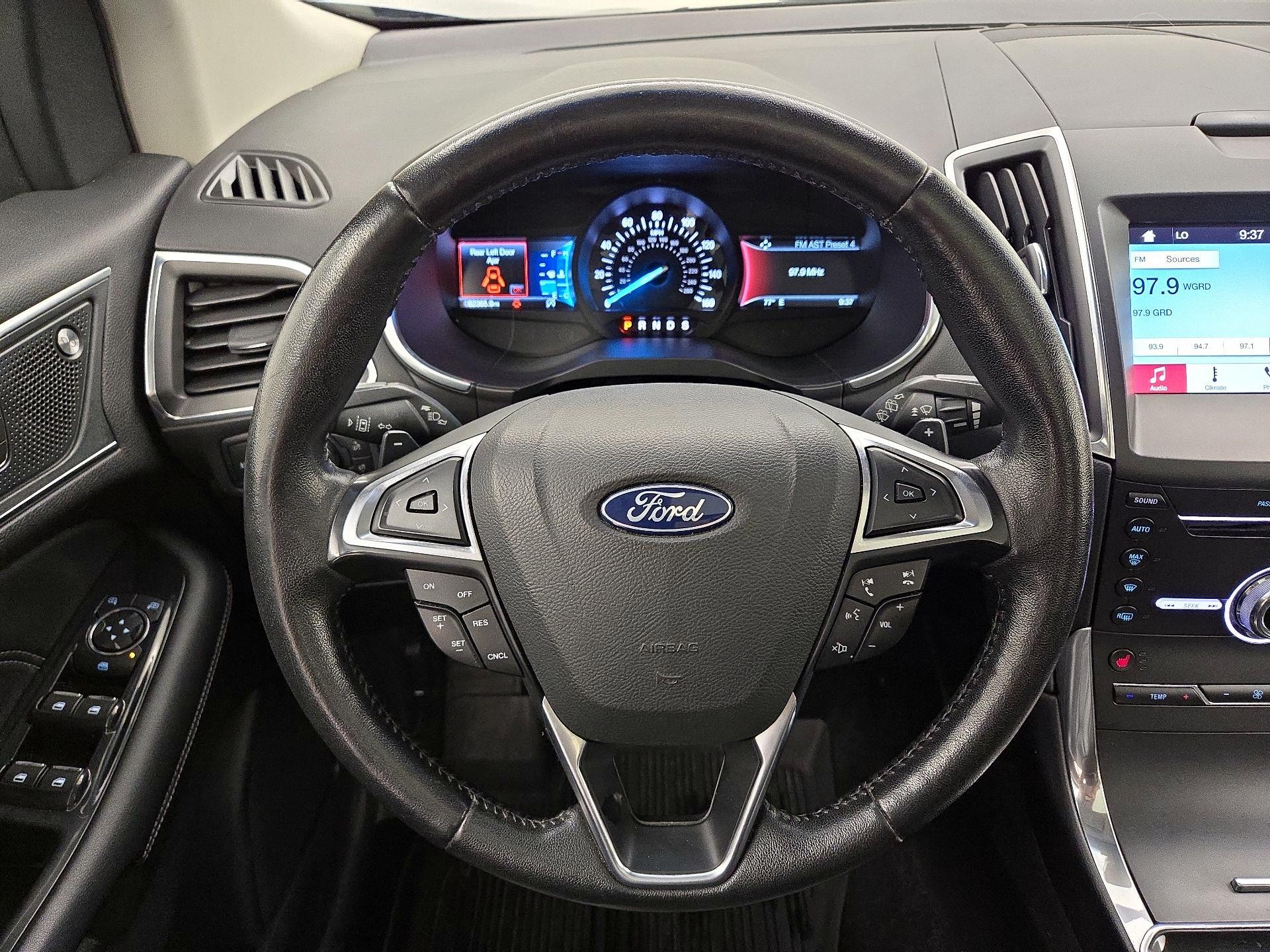 Thumbnail: 2019 Ford Edge - 10