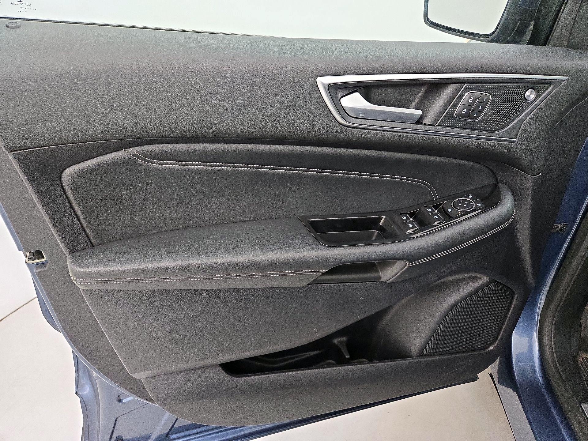 Thumbnail: 2019 Ford Edge - 12