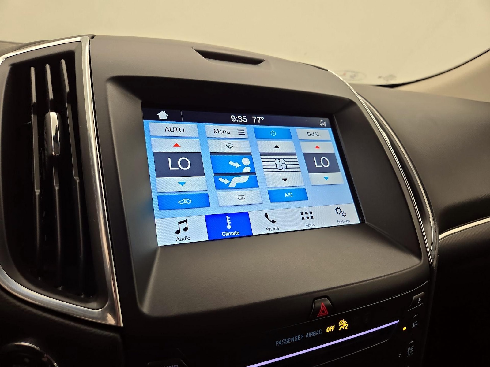 2019 Ford Edge Titanium - Photo 17