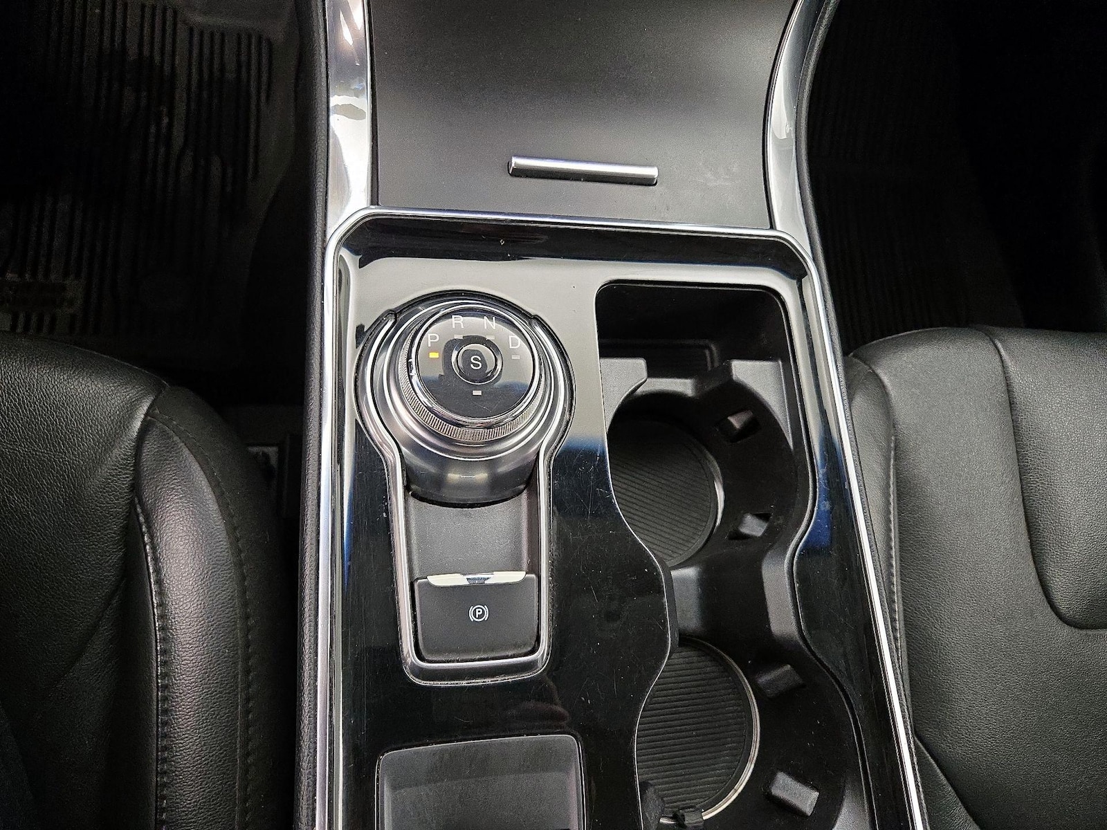 2019 Ford Edge Titanium - Photo 18