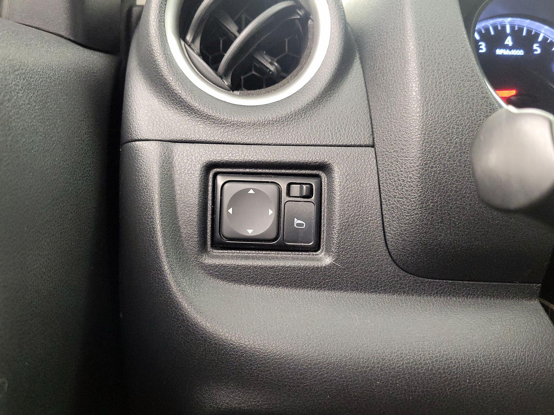 Thumbnail: 2018 Nissan Versa - 11