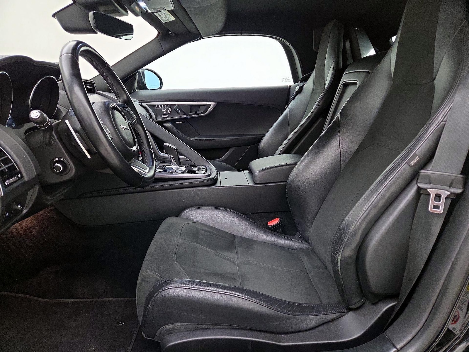 2019 Jaguar F-Type Base - Photo 12
