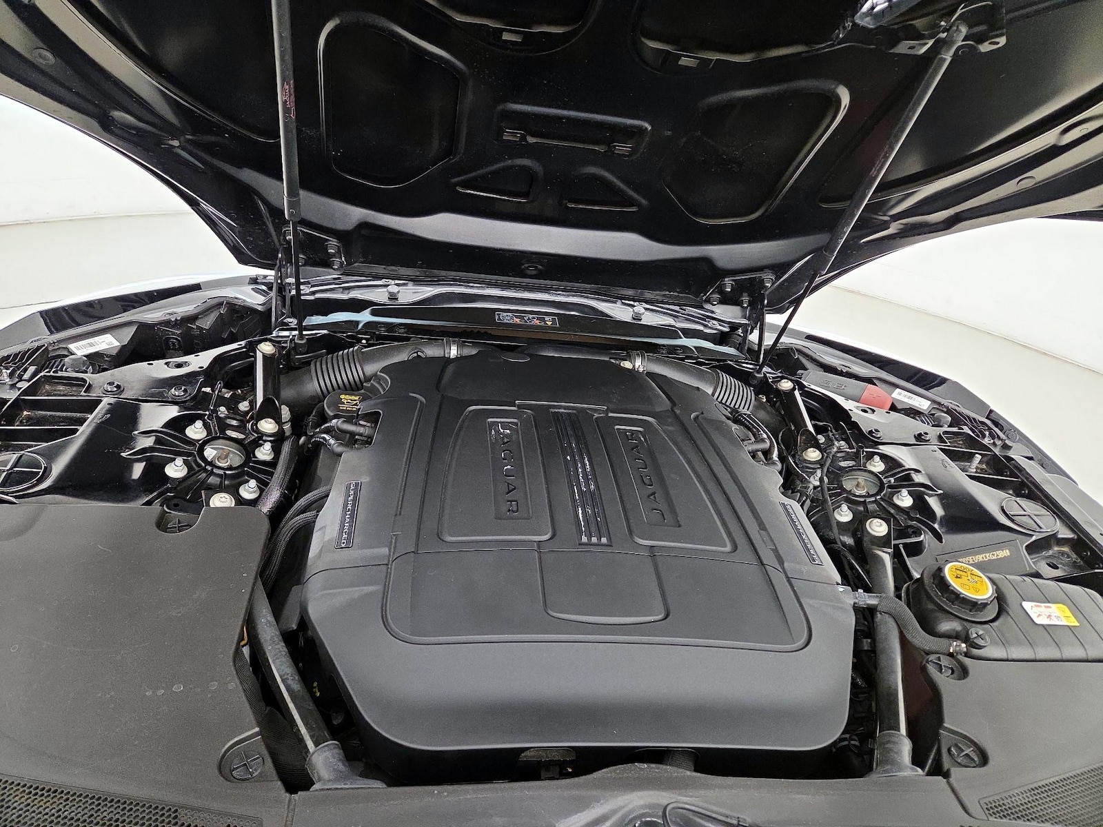 2019 Jaguar F-Type Base - Photo 20