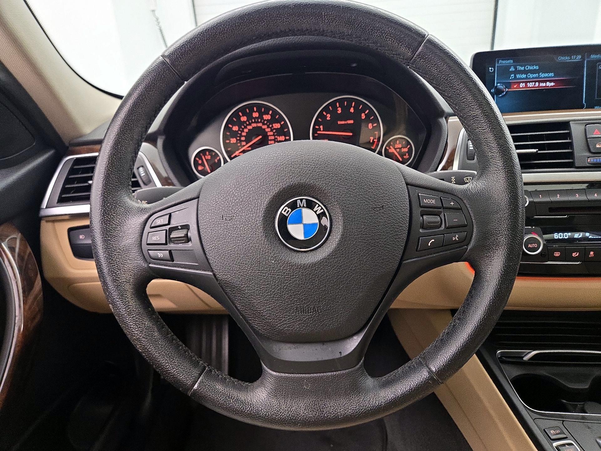 Thumbnail: 2017 BMW 3 Series - 10