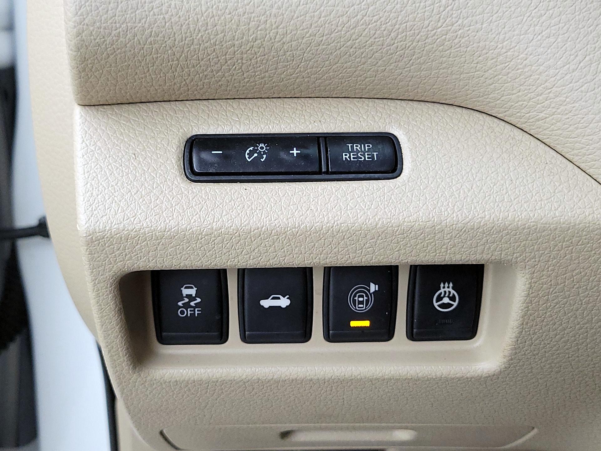 Thumbnail: 2014 Nissan Altima - 13
