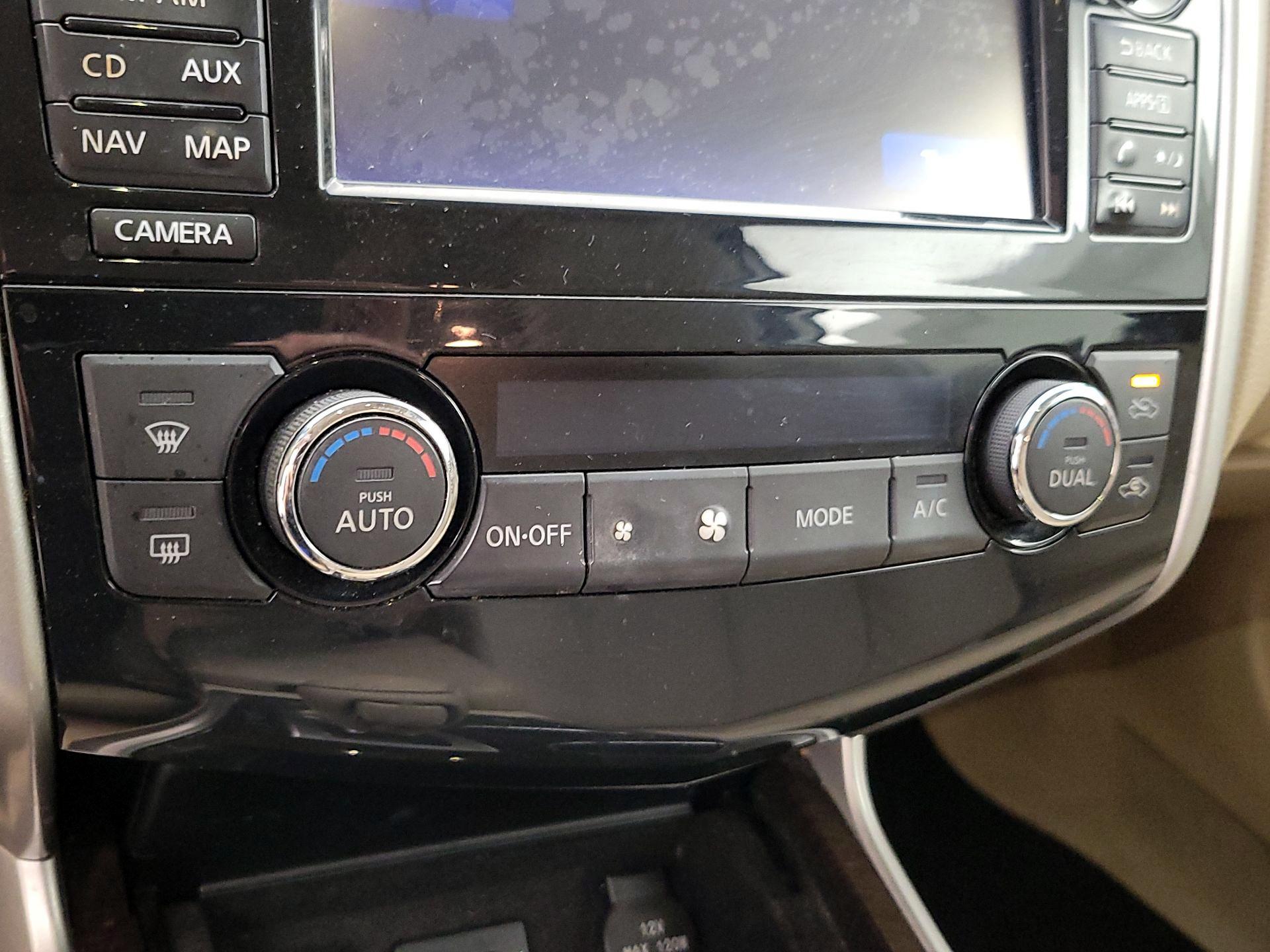 Thumbnail: 2014 Nissan Altima - 16
