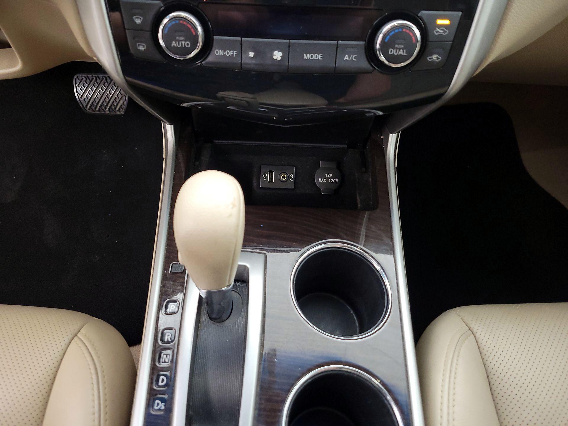 Thumbnail: 2014 Nissan Altima - 17