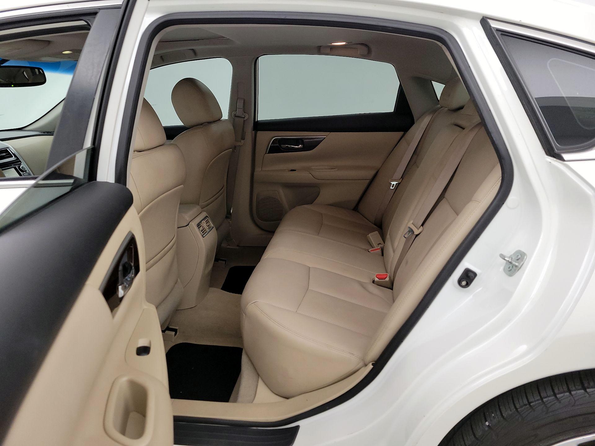 Thumbnail: 2014 Nissan Altima - 20