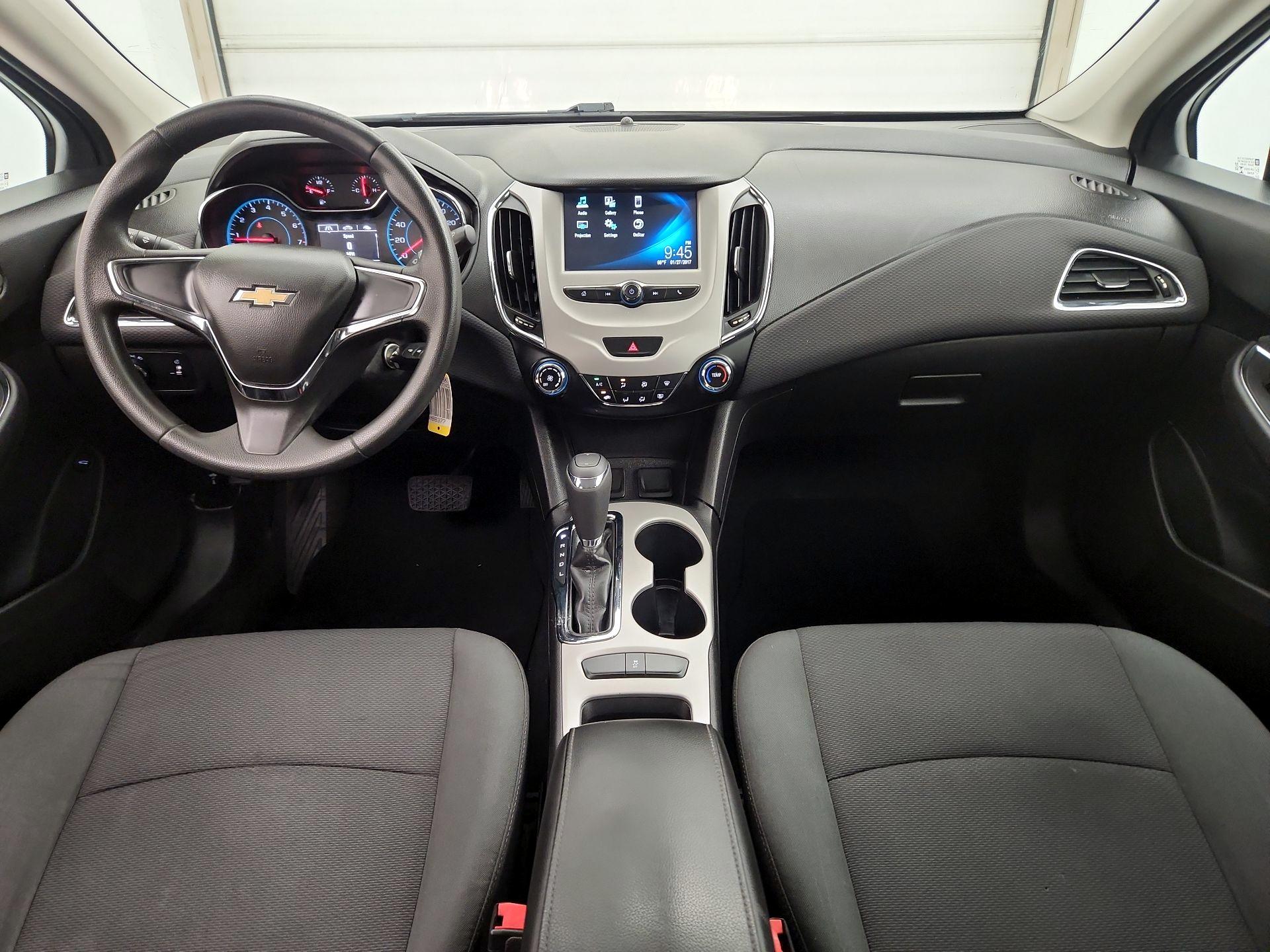 Thumbnail: 2017 Chevrolet Cruze - 9
