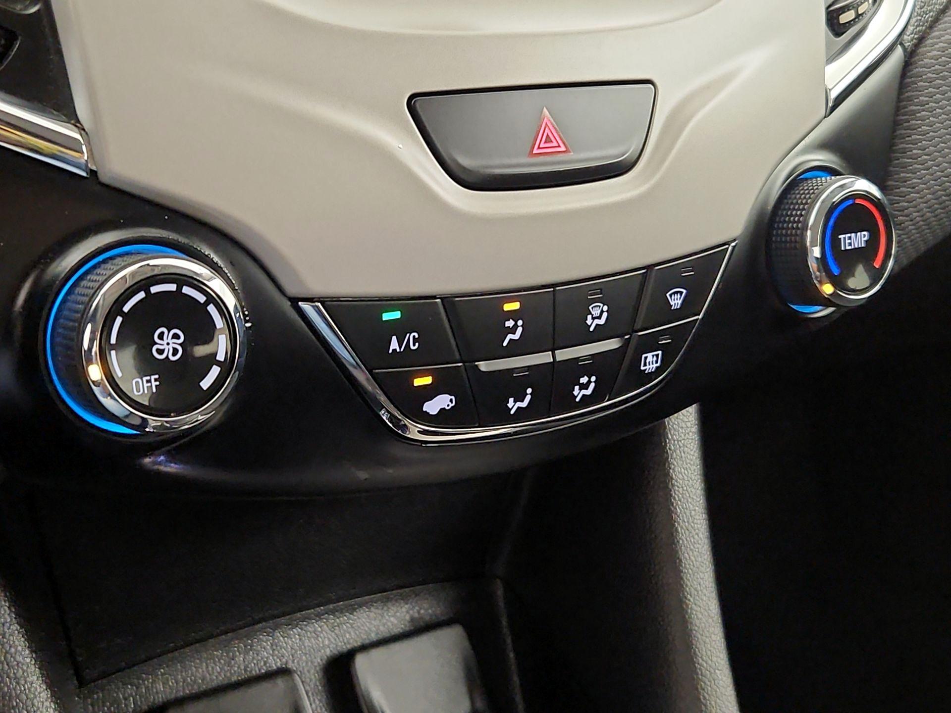 Thumbnail: 2017 Chevrolet Cruze - 16