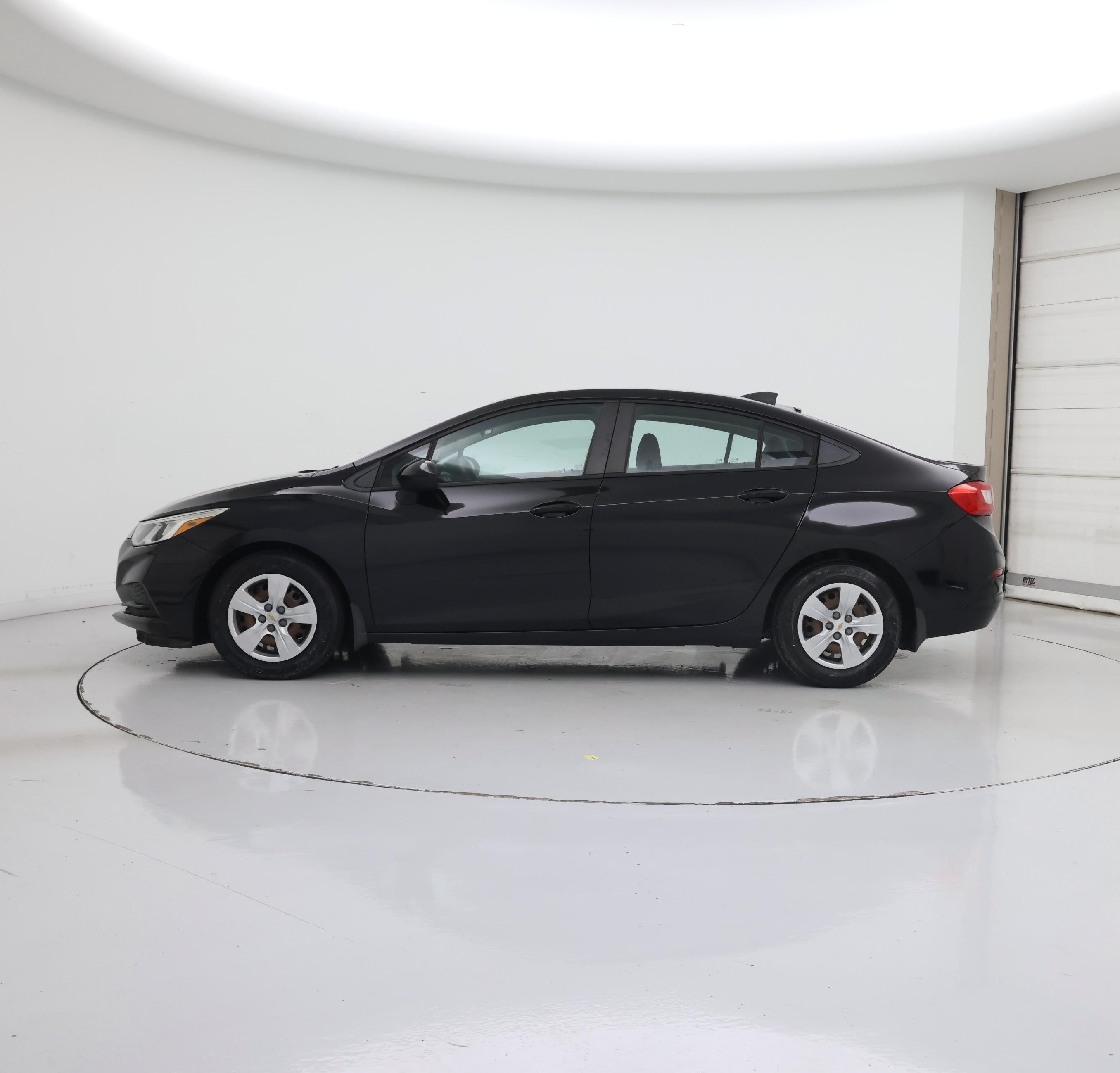 Thumbnail: 2017 Chevrolet Cruze - 3