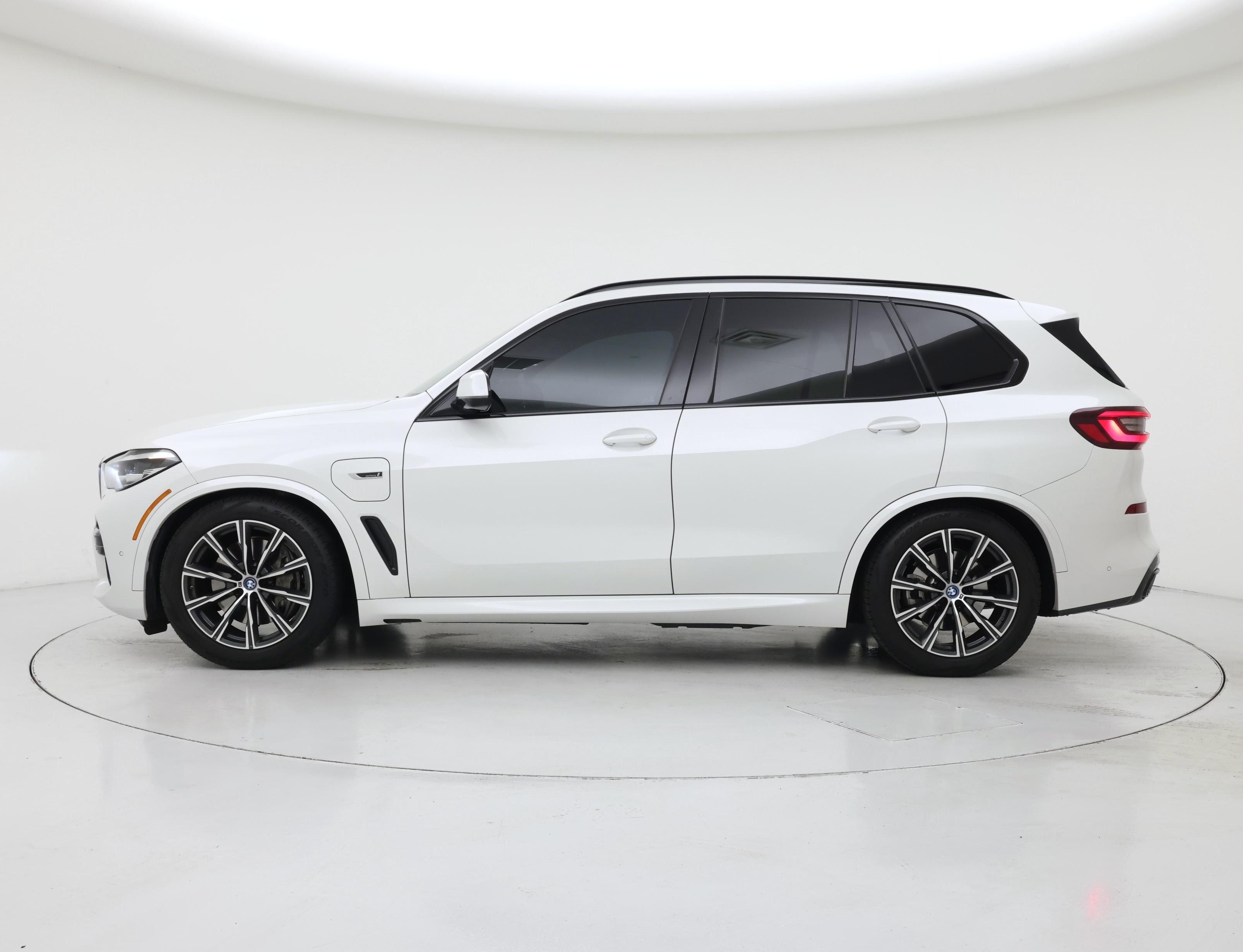 Thumbnail: 2022 BMW X5 - 3