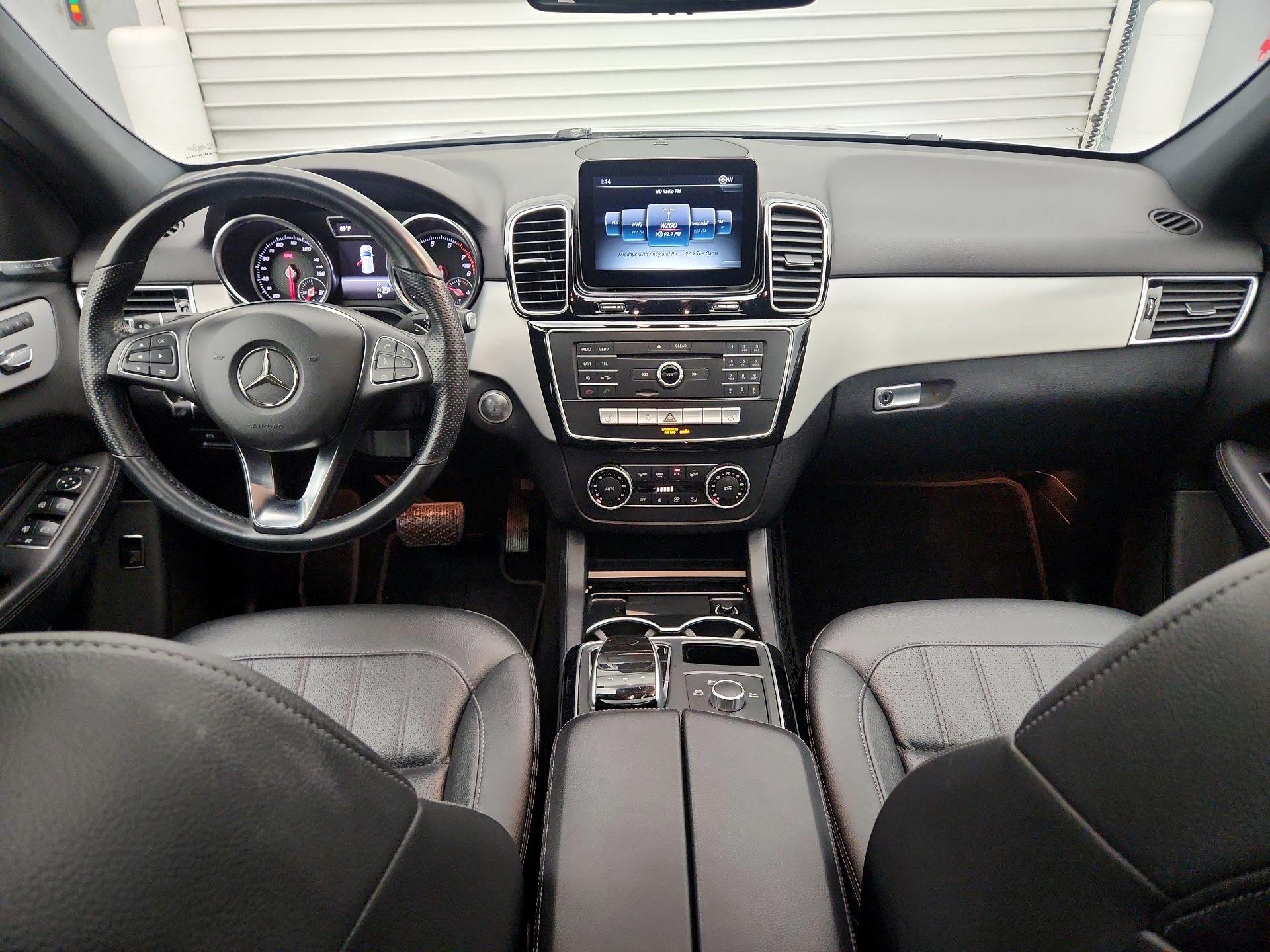 Thumbnail: 2017 Mercedes-Benz GLE - 9