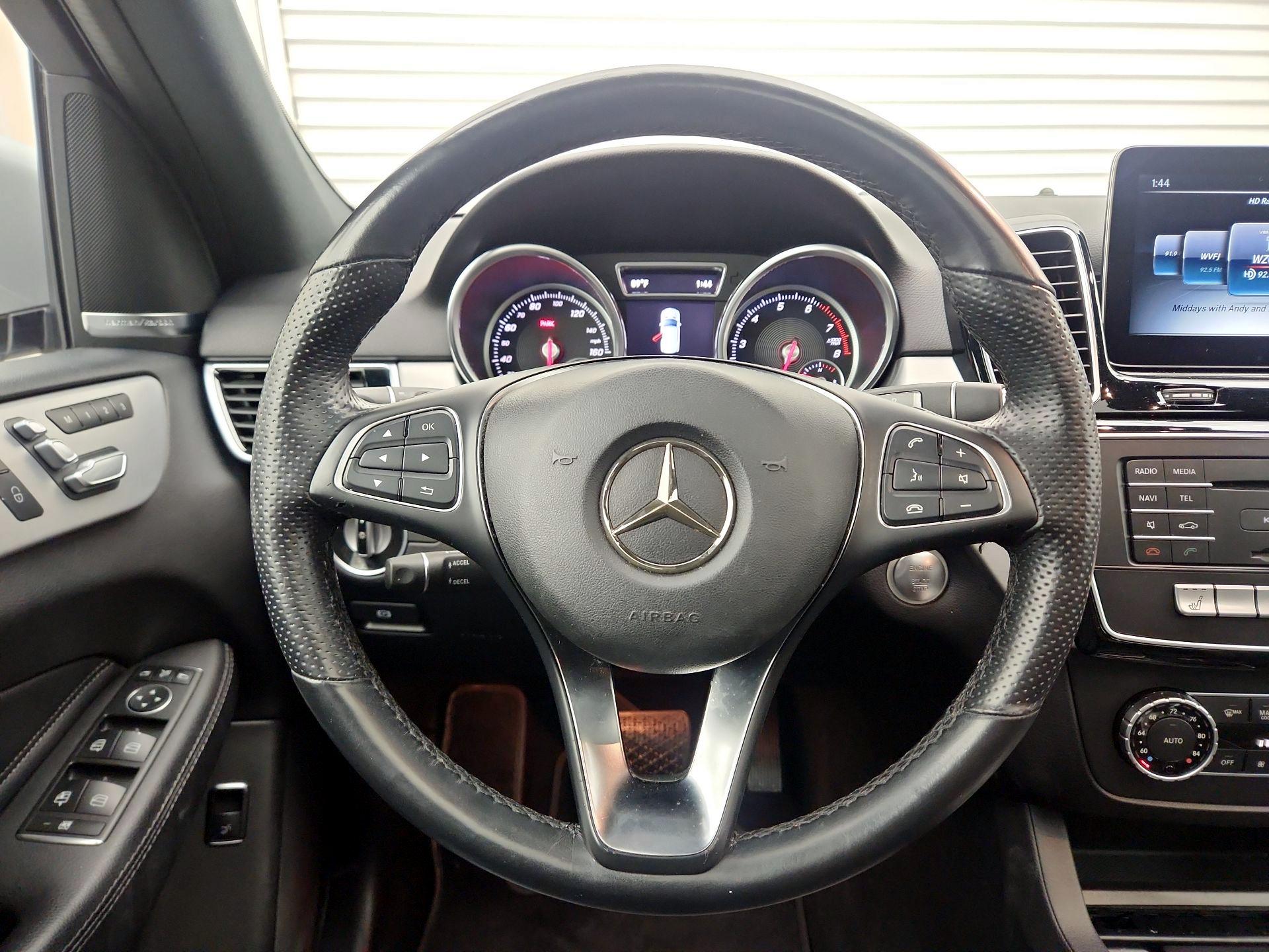 Thumbnail: 2017 Mercedes-Benz GLE - 10