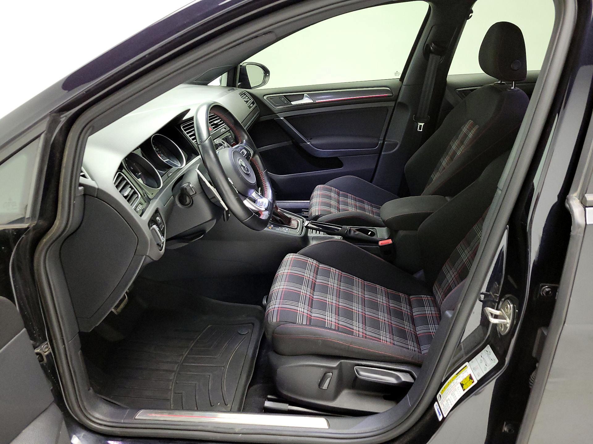 Thumbnail: 2019 Volkswagen Golf - 11
