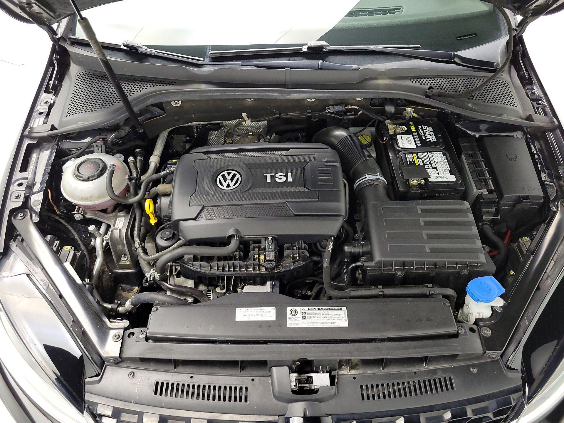 Thumbnail: 2019 Volkswagen Golf - 17