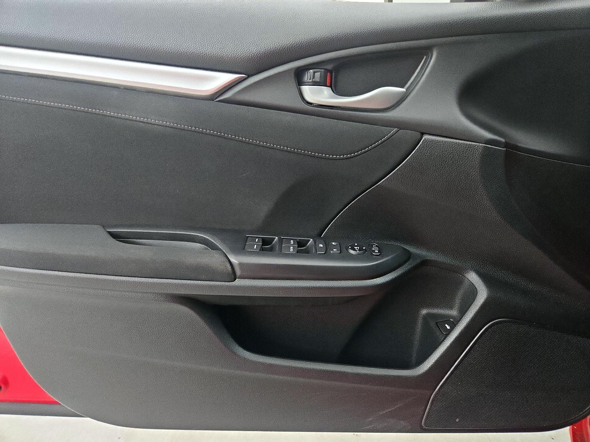 Thumbnail: 2016 Honda Civic - 12