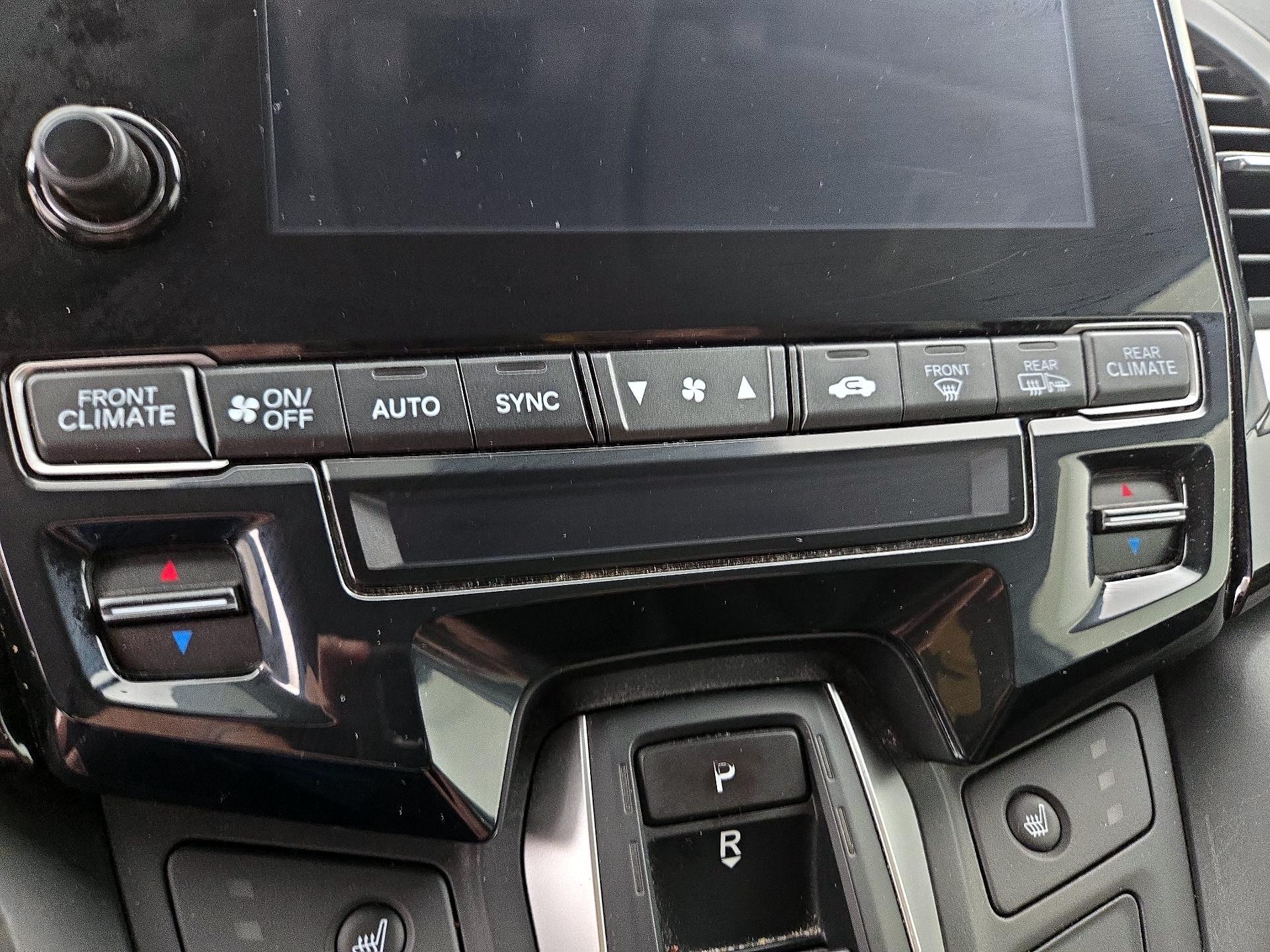 Thumbnail: 2018 Honda Odyssey - 16