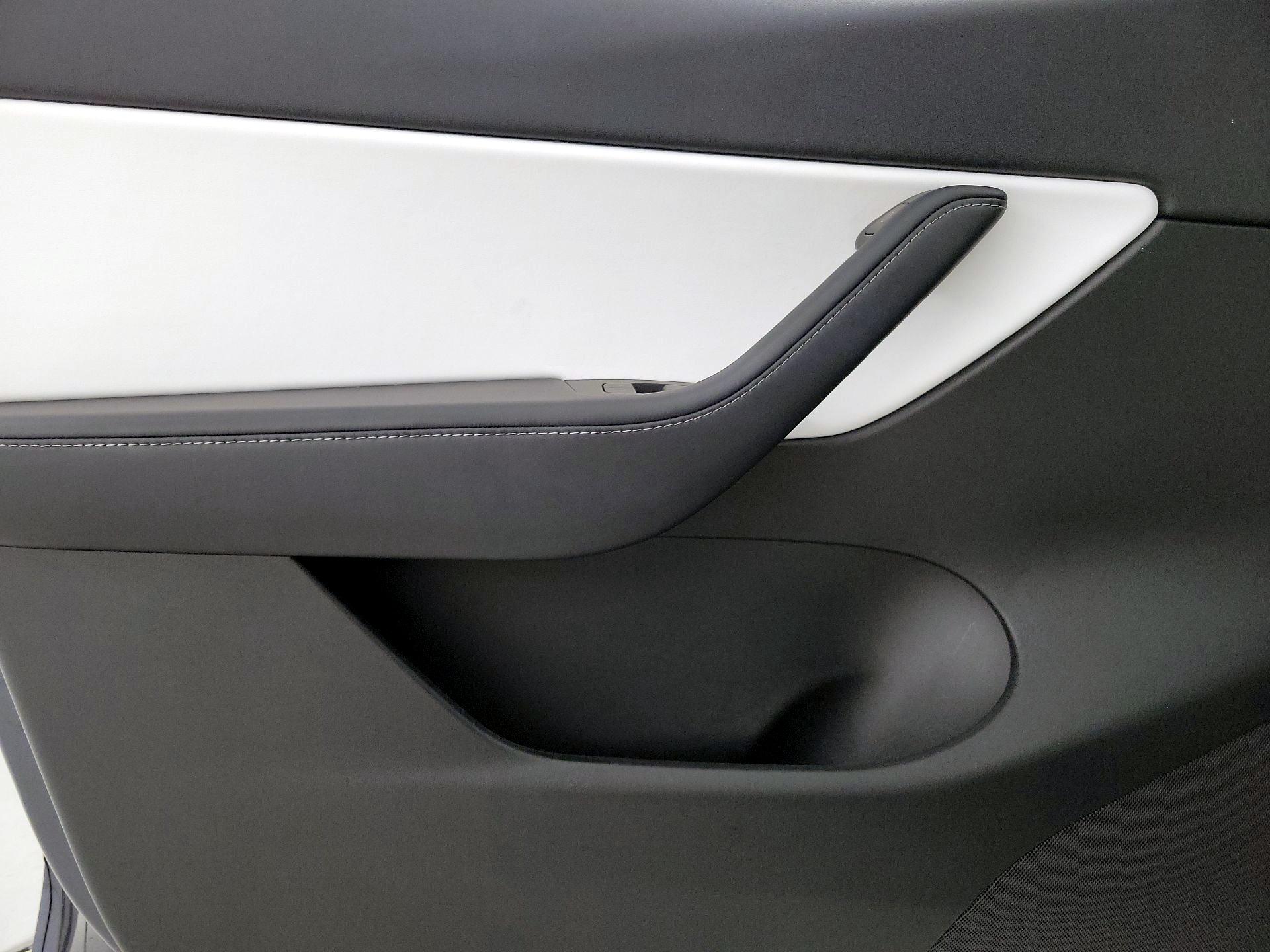 Thumbnail: 2022 Tesla Model Y - 12
