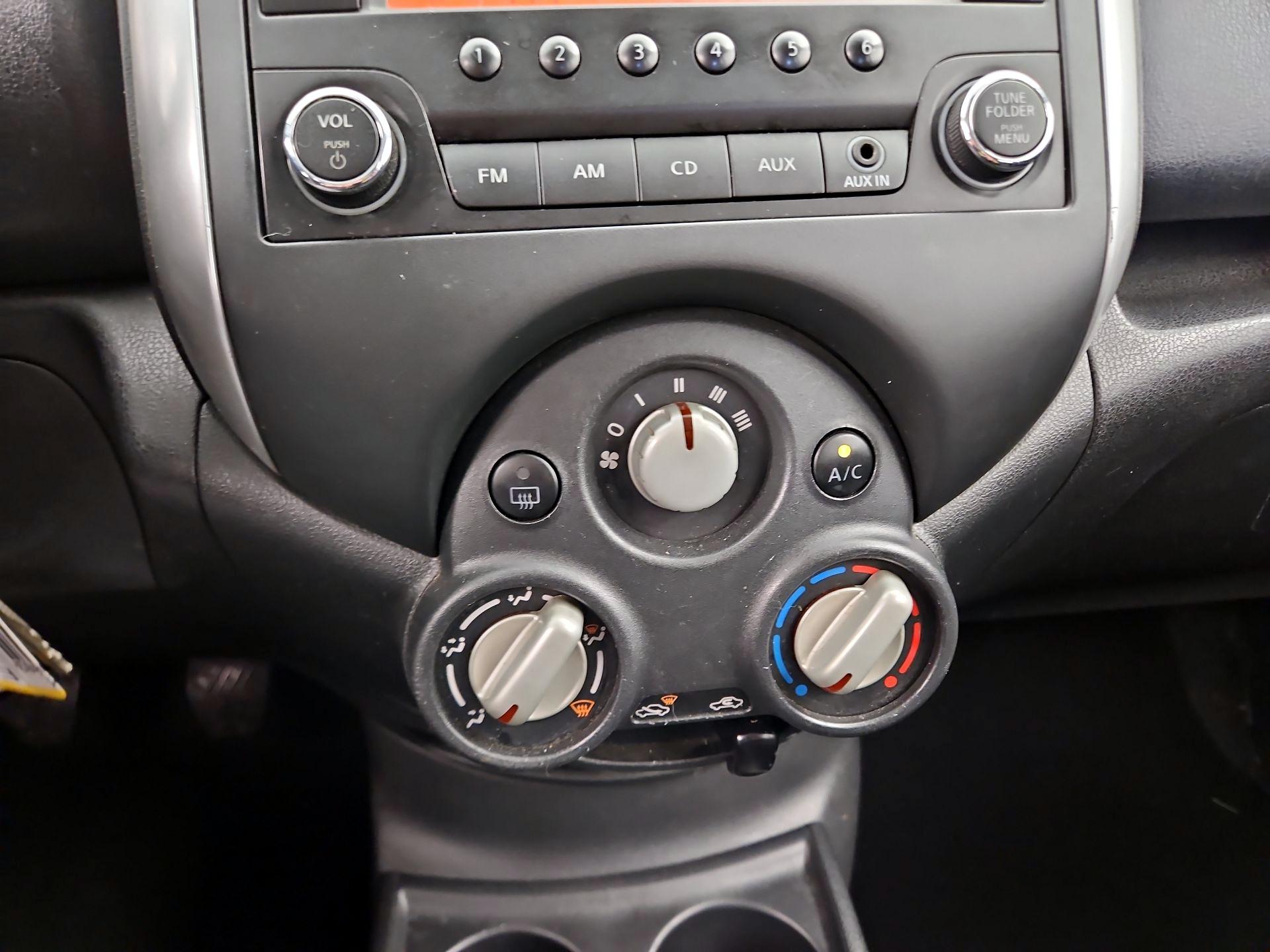 Thumbnail: 2014 Nissan Versa Note - 15