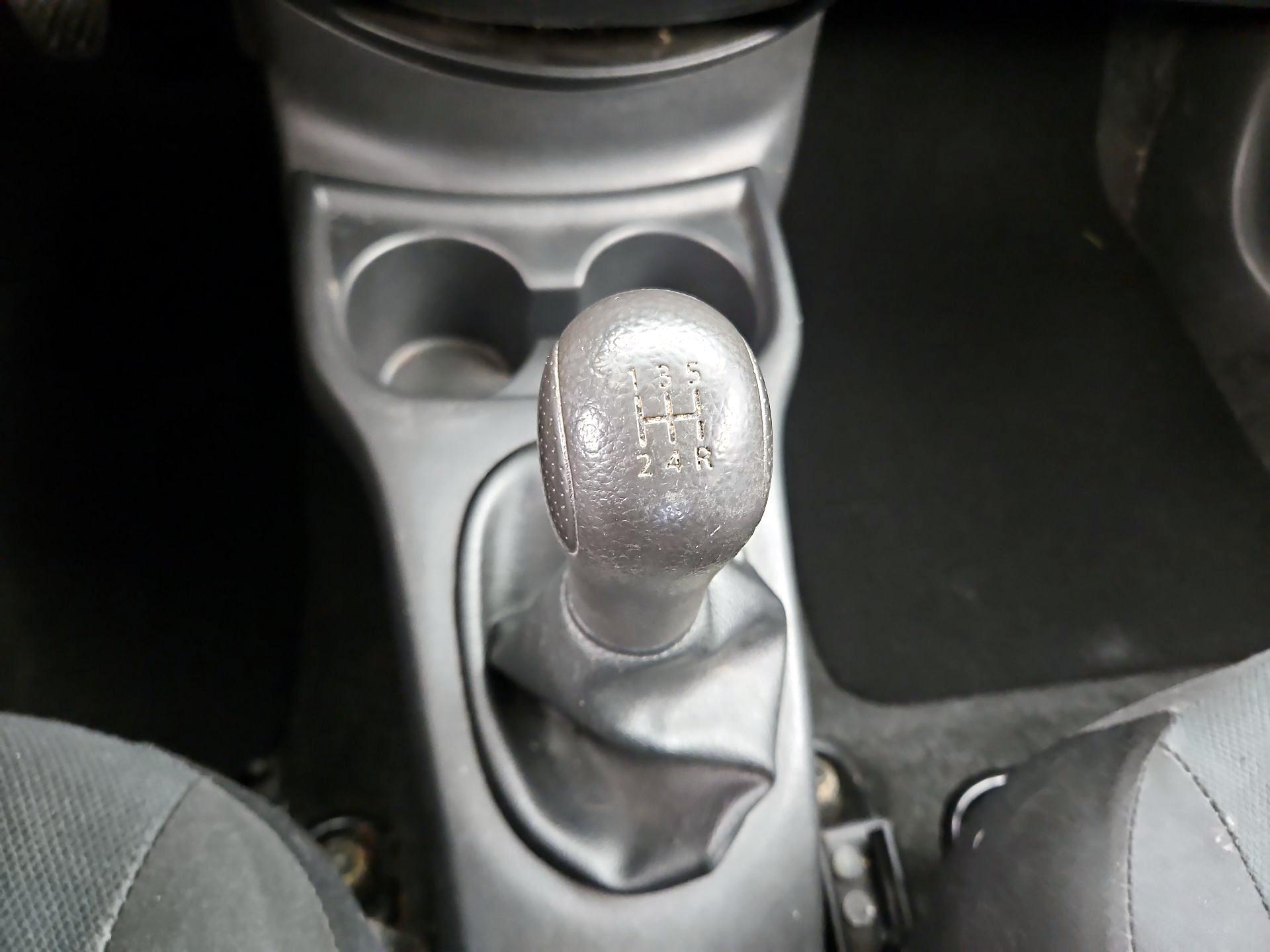 Thumbnail: 2014 Nissan Versa Note - 16