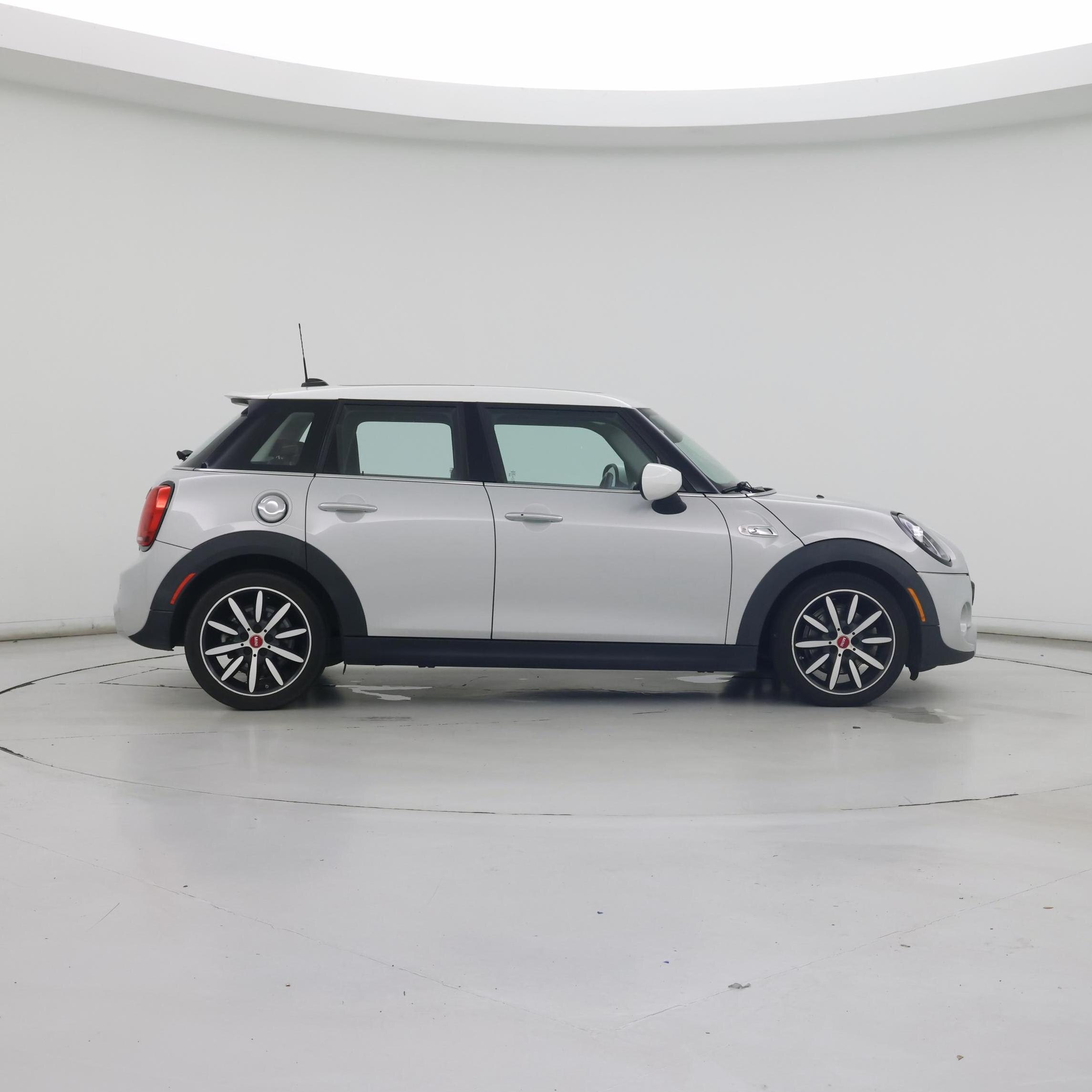 Thumbnail: 2021 MINI Cooper Hardtop - 7