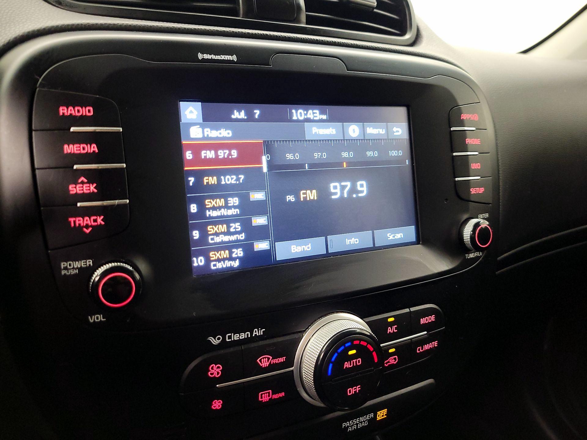 Thumbnail: 2018 Kia Soul - 15