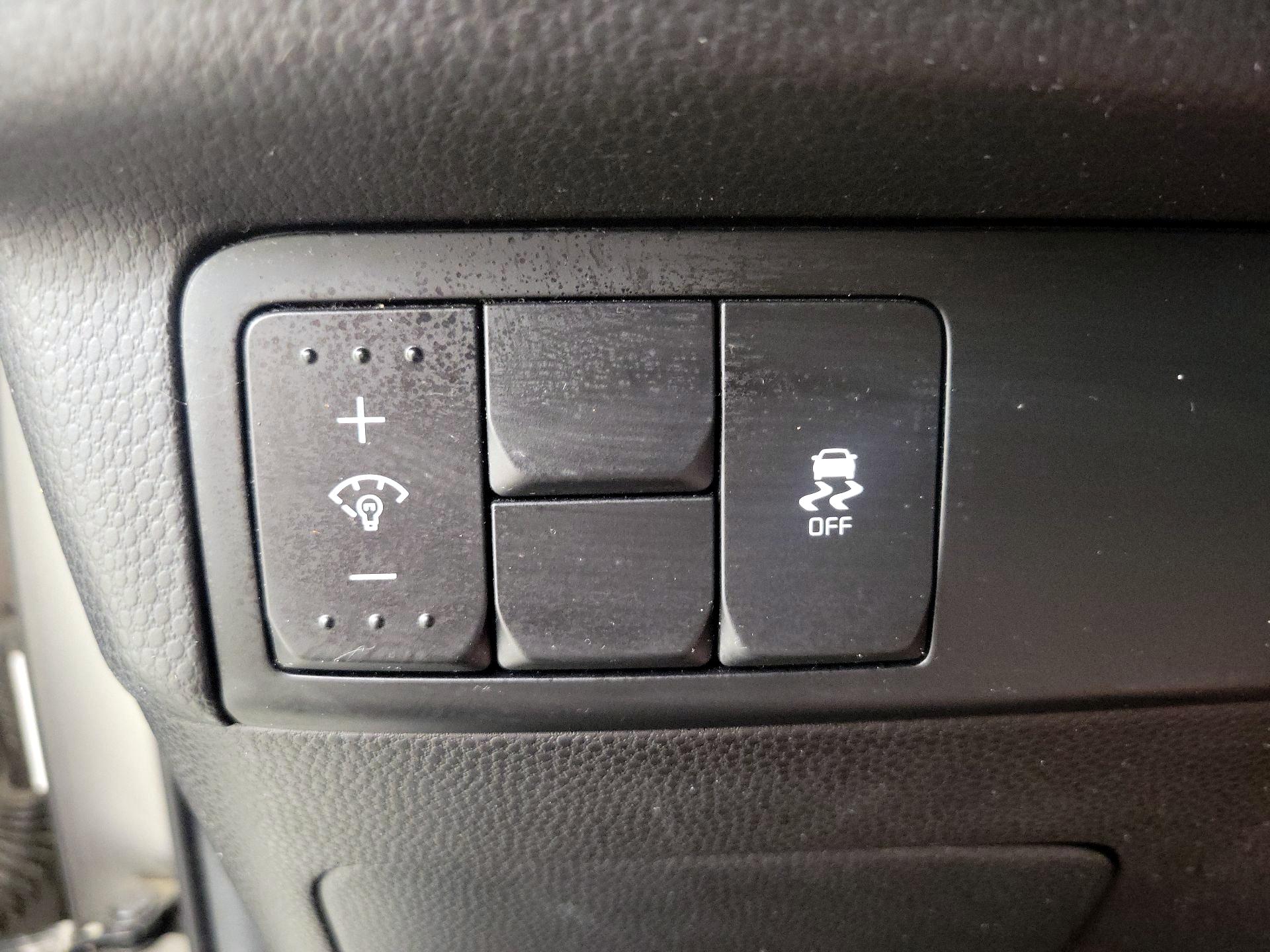 Thumbnail: 2014 Kia Soul - 13