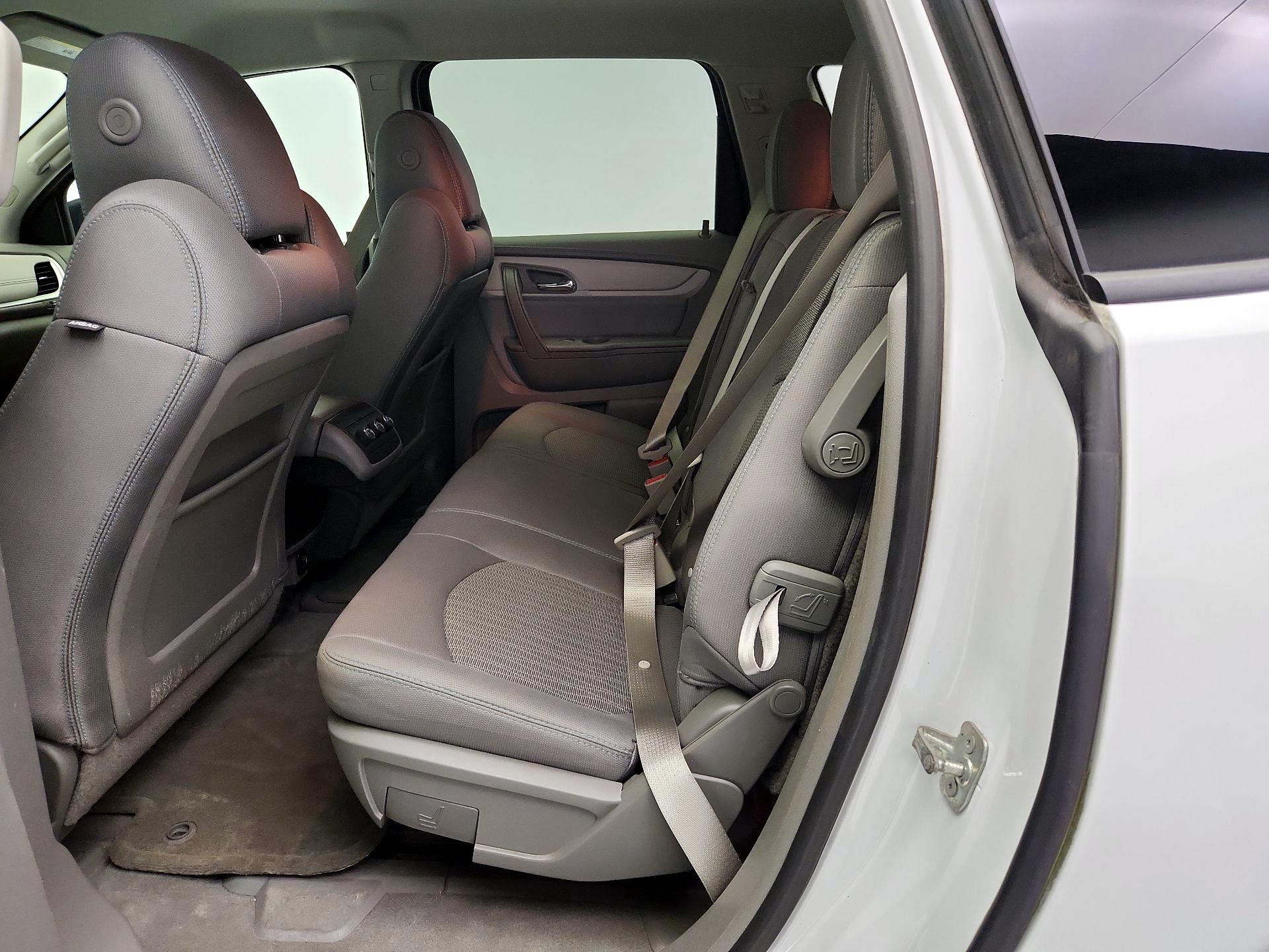 Thumbnail: 2017 Chevrolet Traverse - 19