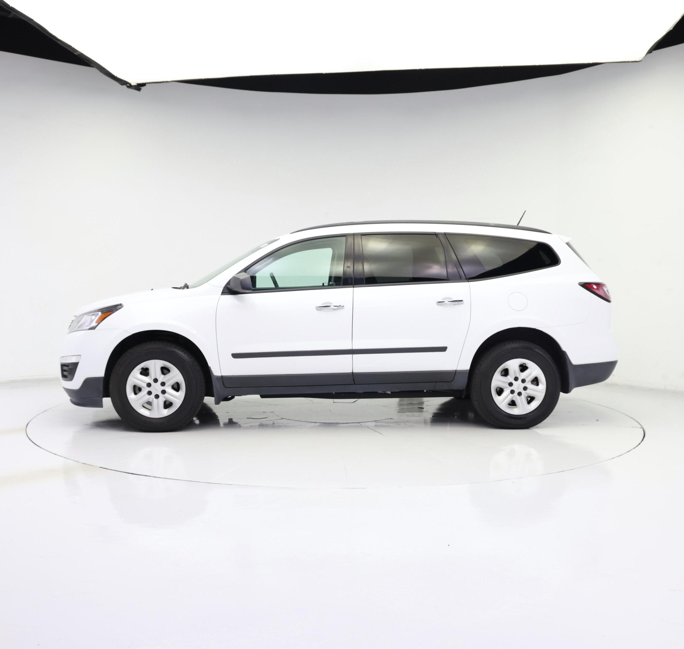 Thumbnail: 2017 Chevrolet Traverse - 3