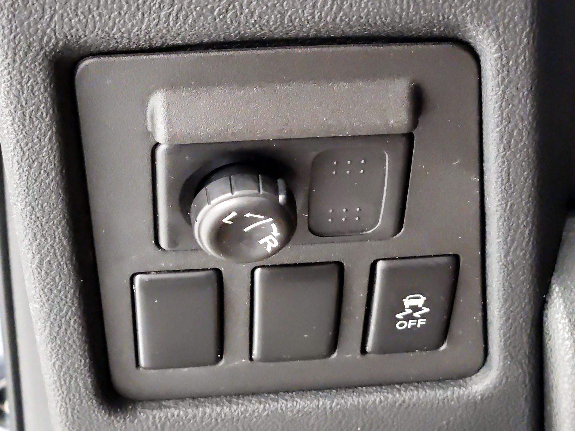 Thumbnail: 2015 Nissan Rogue - 13