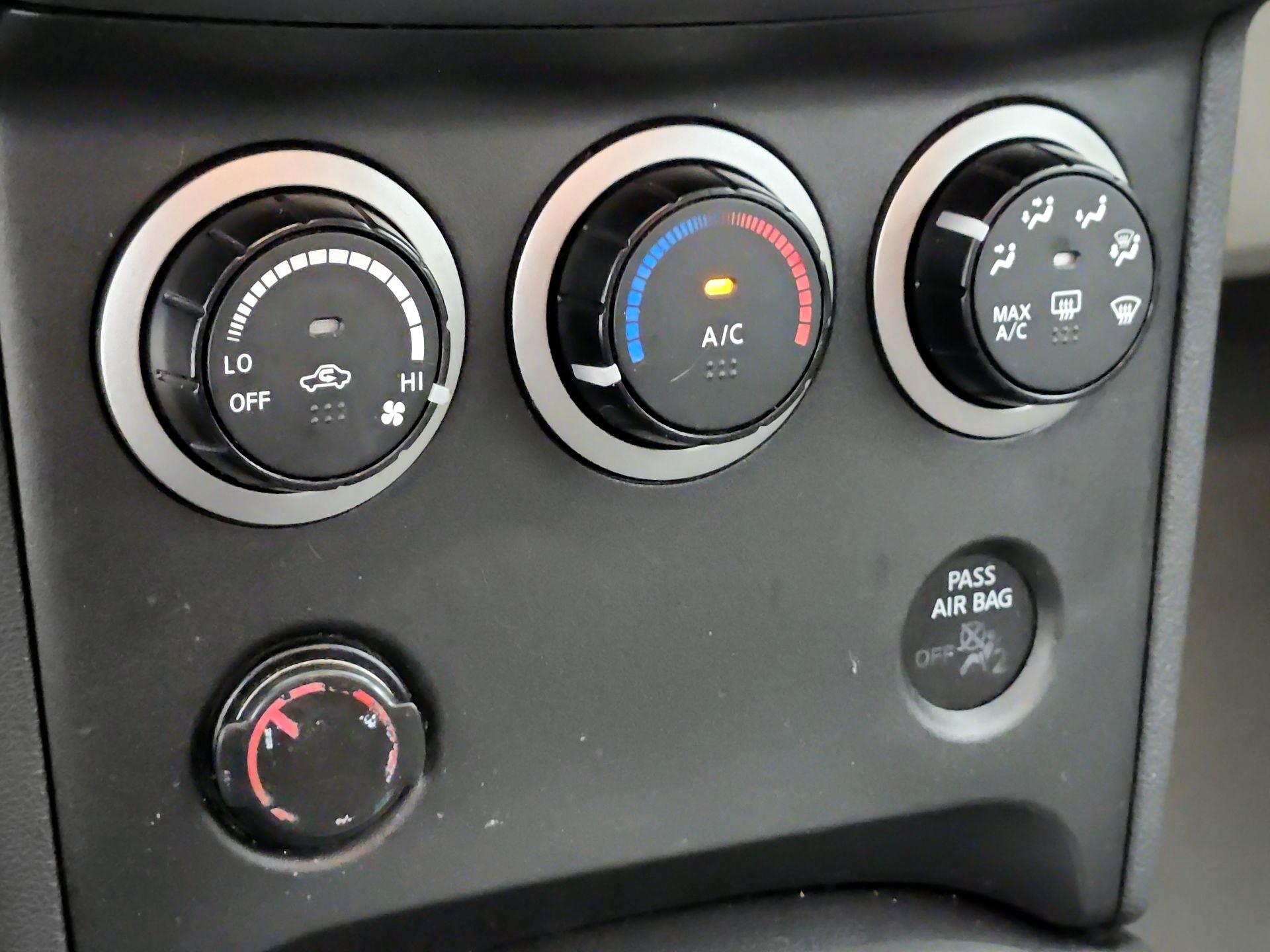 Thumbnail: 2015 Nissan Rogue - 16