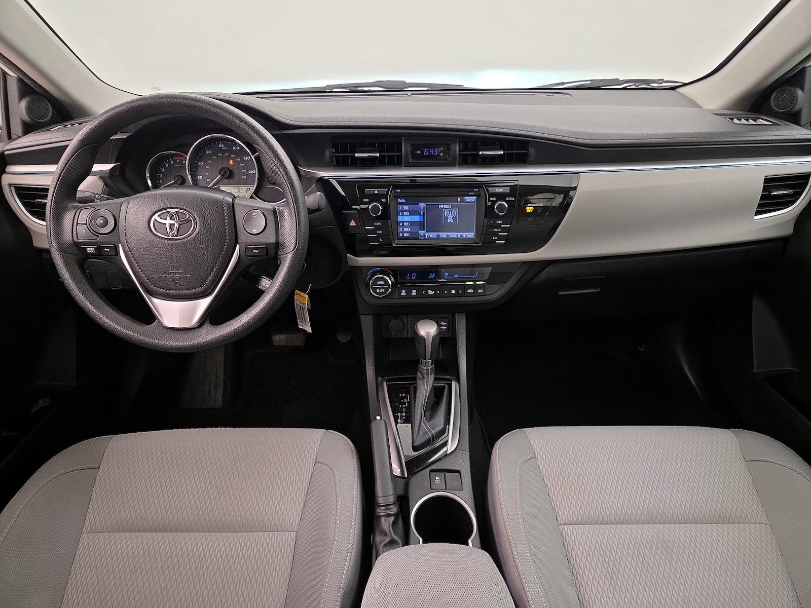 2014 Toyota Corolla LE - Photo 10