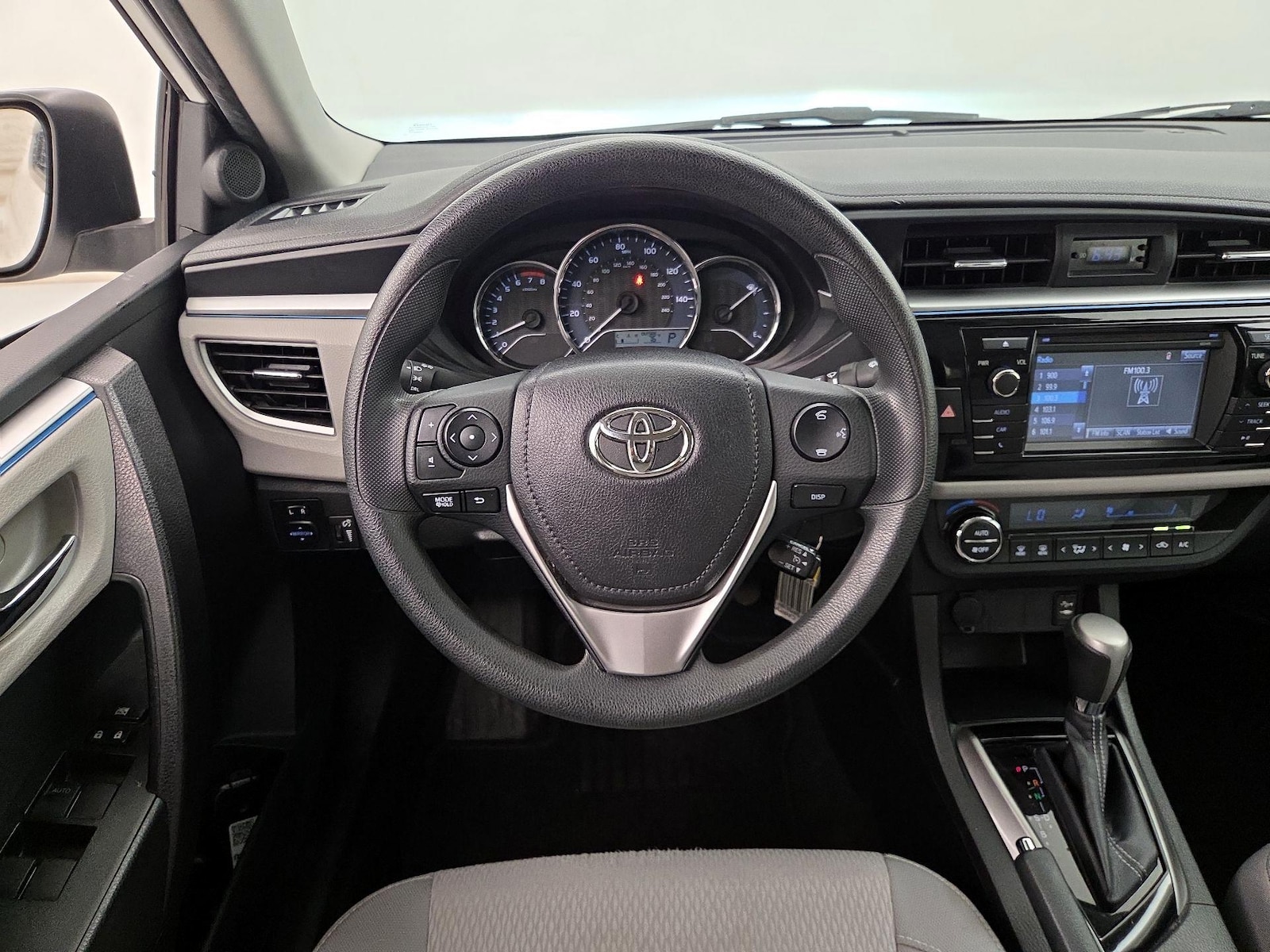 2014 Toyota Corolla LE - Photo 11