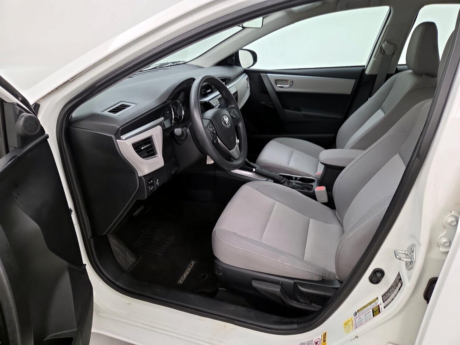 2014 Toyota Corolla LE - Photo 12