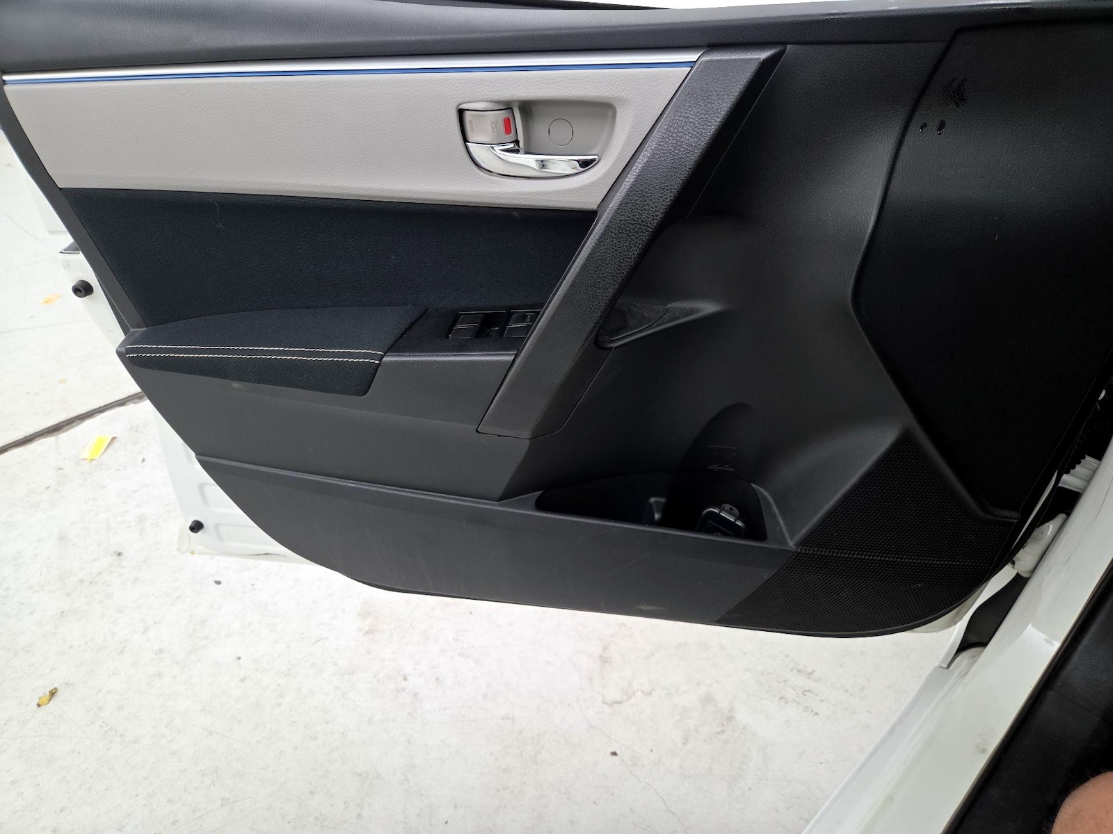 2014 Toyota Corolla LE - Photo 13