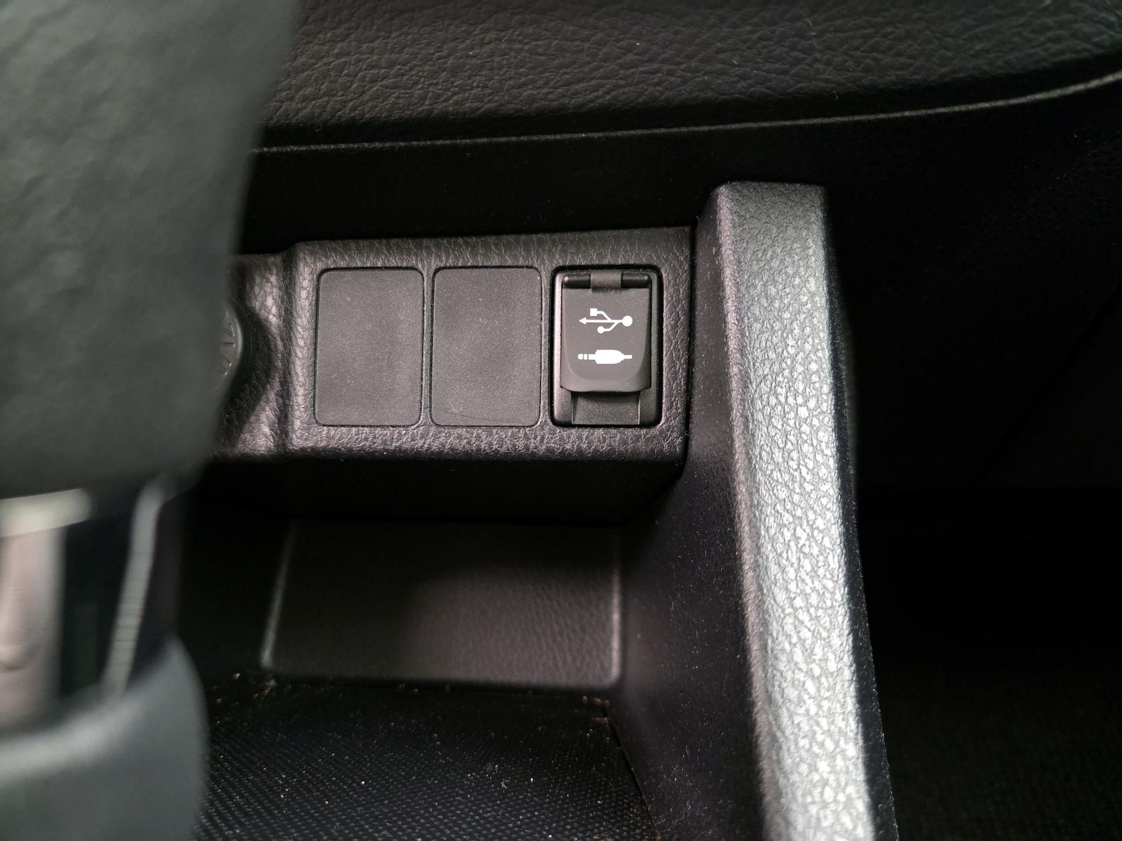 2014 Toyota Corolla LE - Photo 19