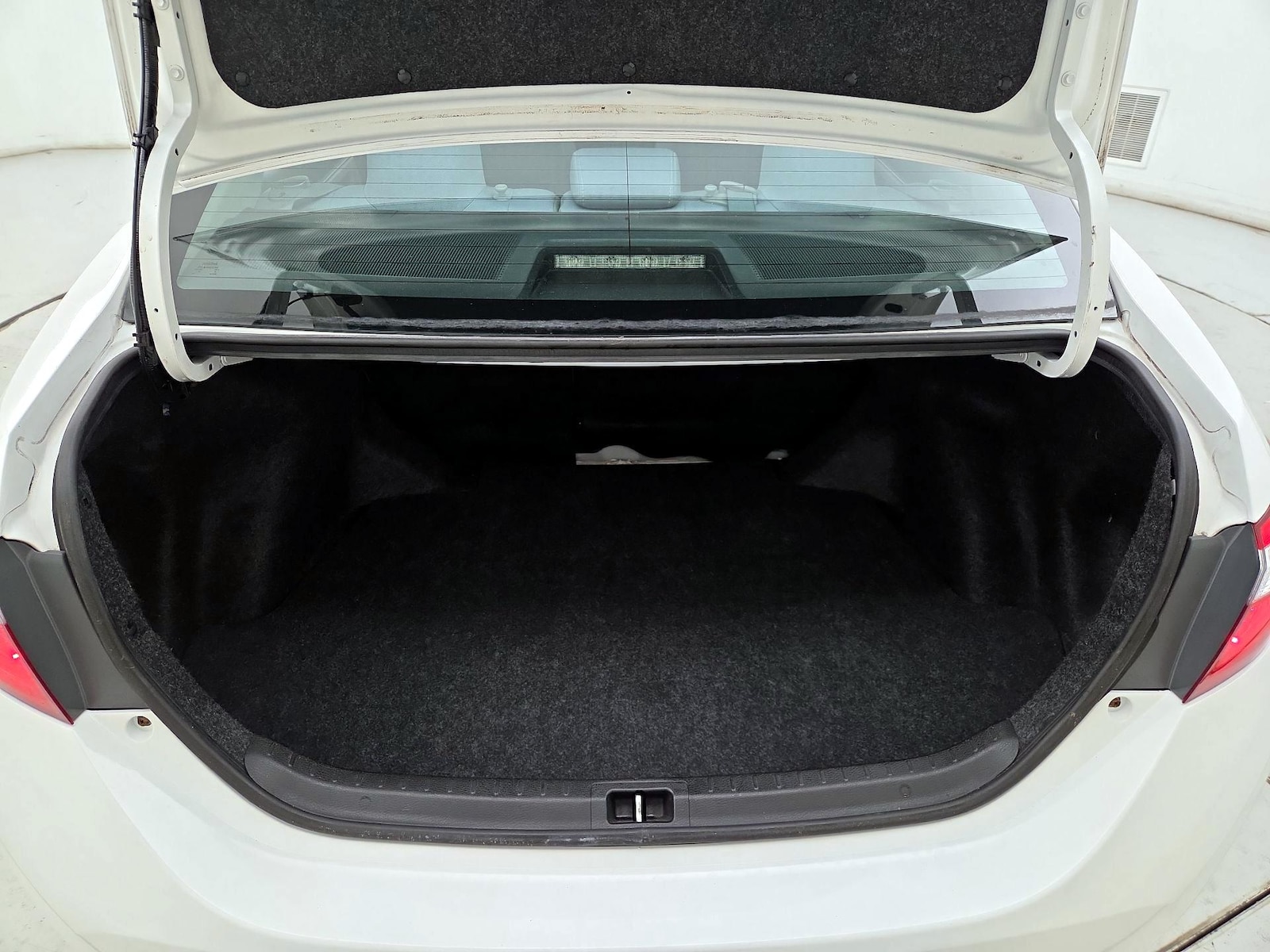 2014 Toyota Corolla LE - Photo 21