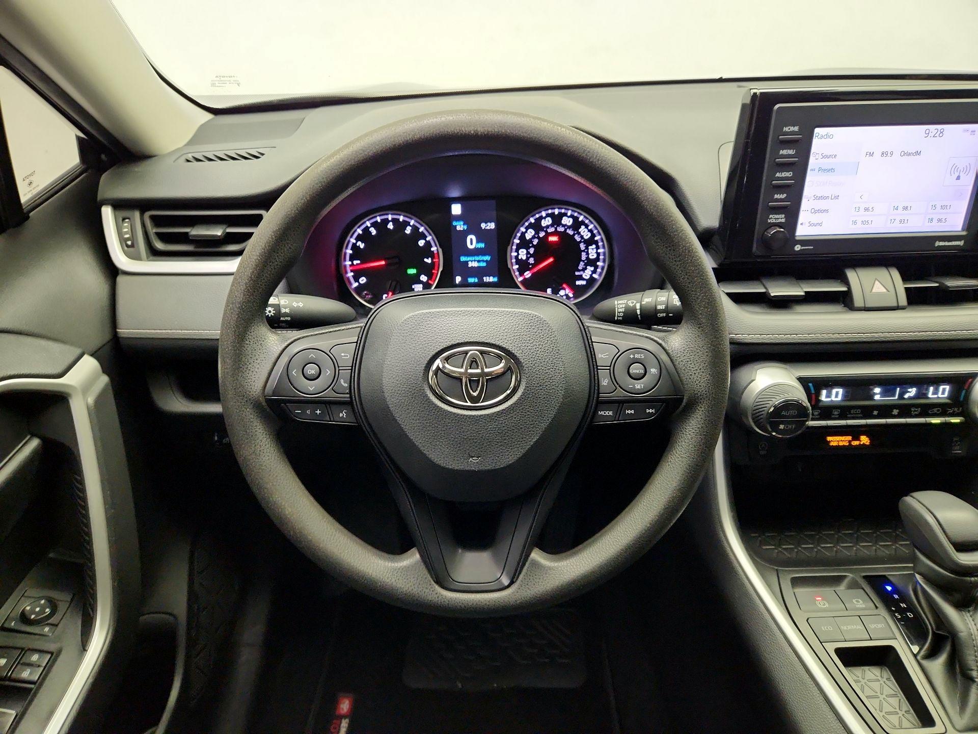 Thumbnail: 2022 Toyota RAV4 - 10