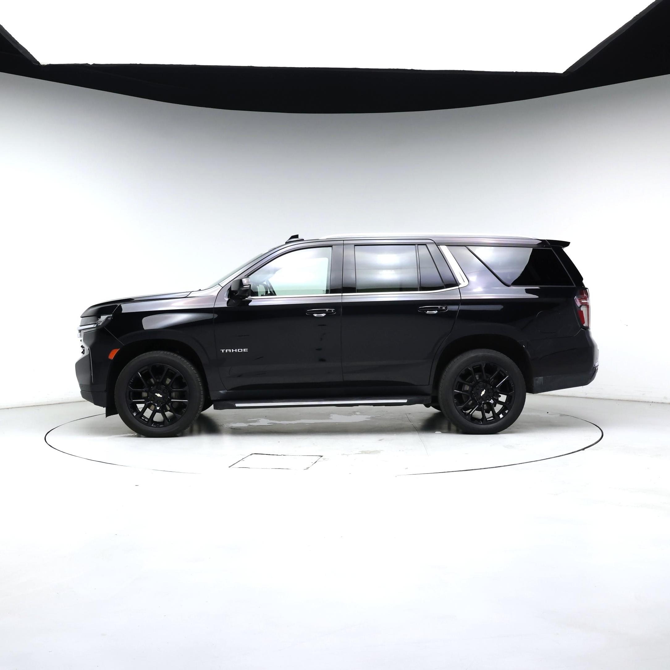 Thumbnail: 2022 Chevrolet Tahoe - 3