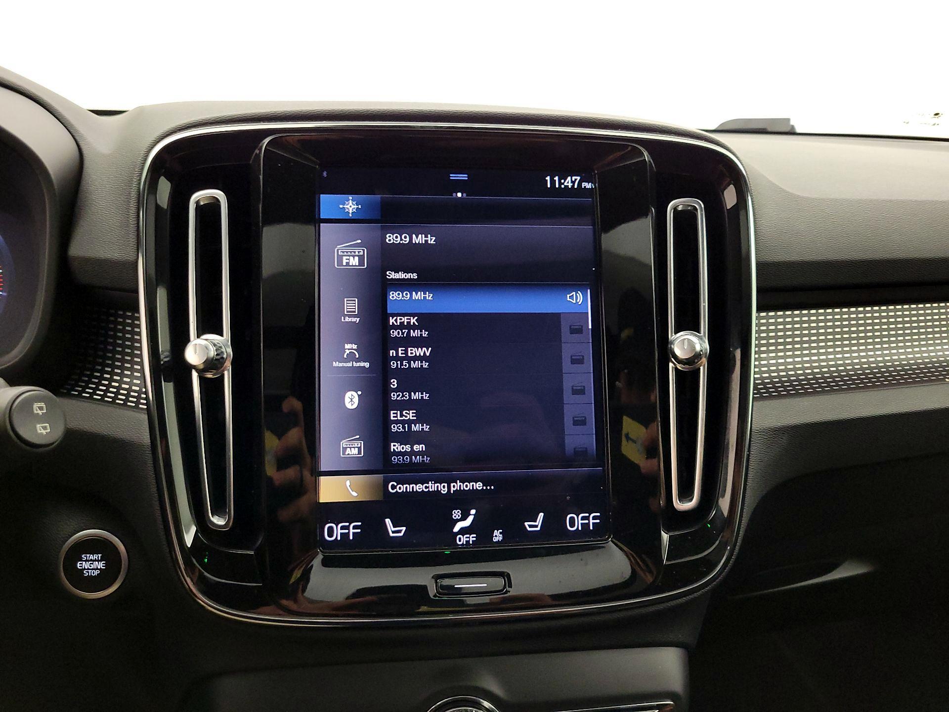 Thumbnail: 2021 Volvo XC40 - 15