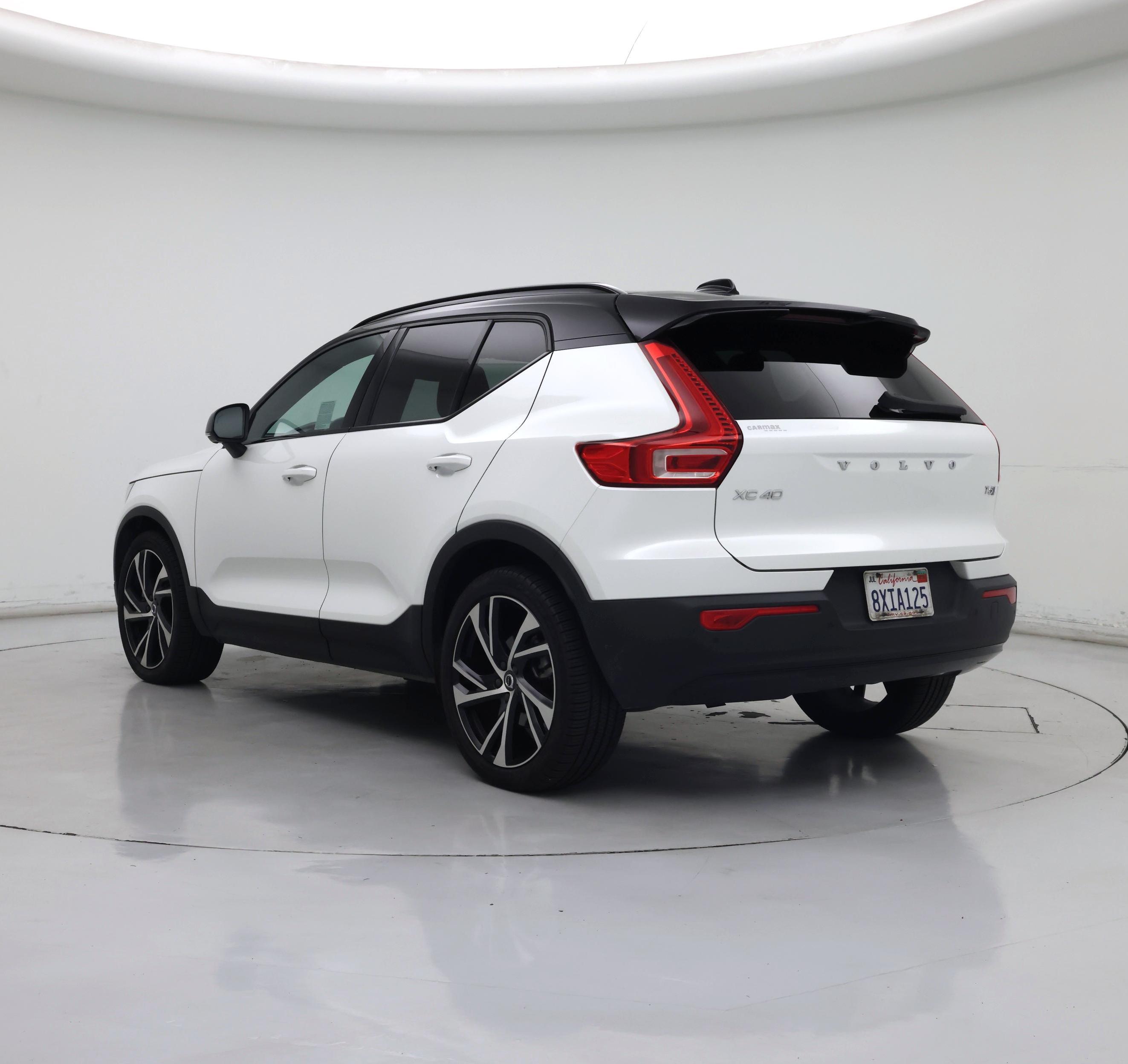 Thumbnail: 2021 Volvo XC40 - 2